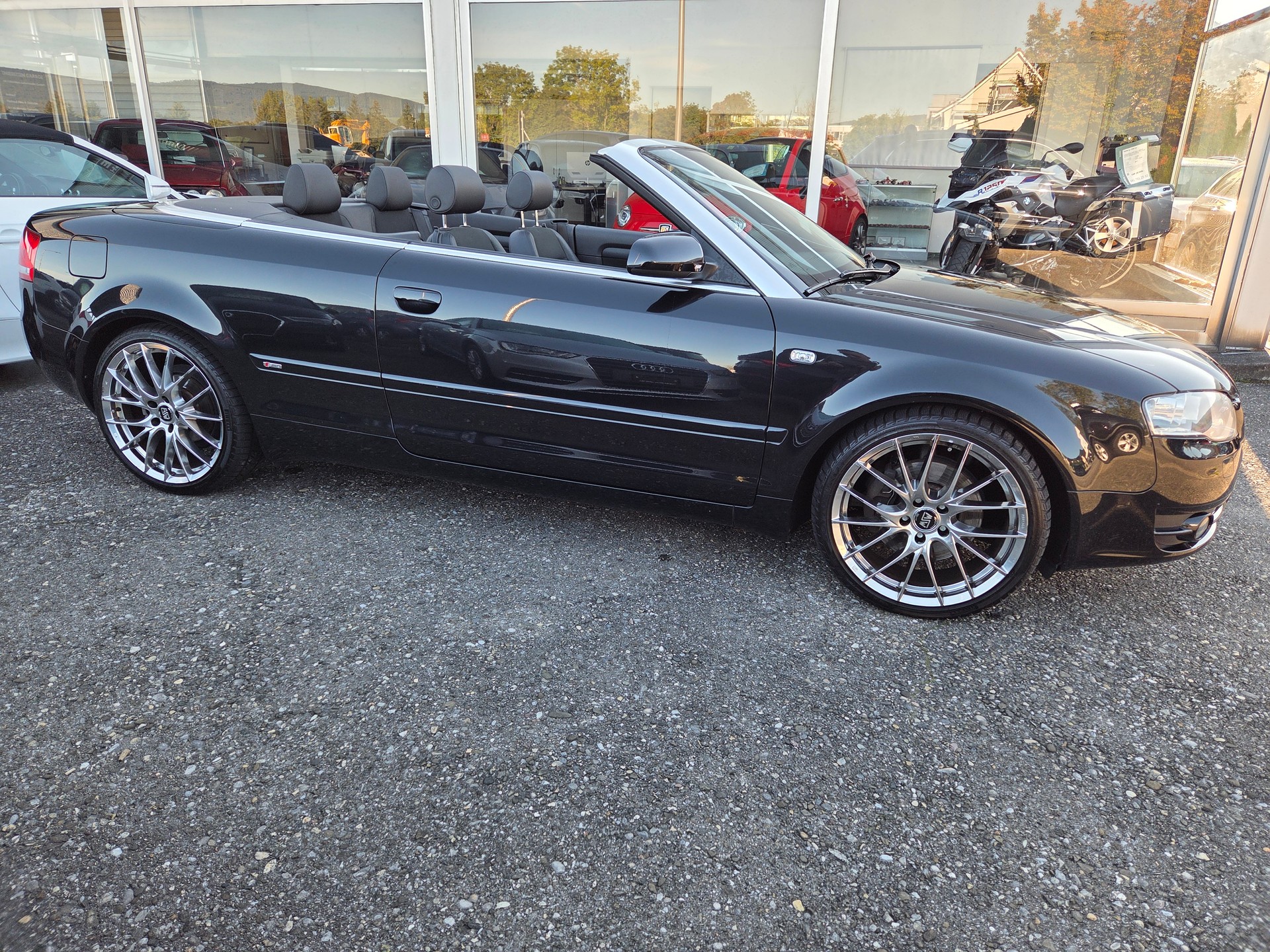 AUDI A4 Cabriolet 1.8 Turbo S-Line Innen & Aussen-image-13
