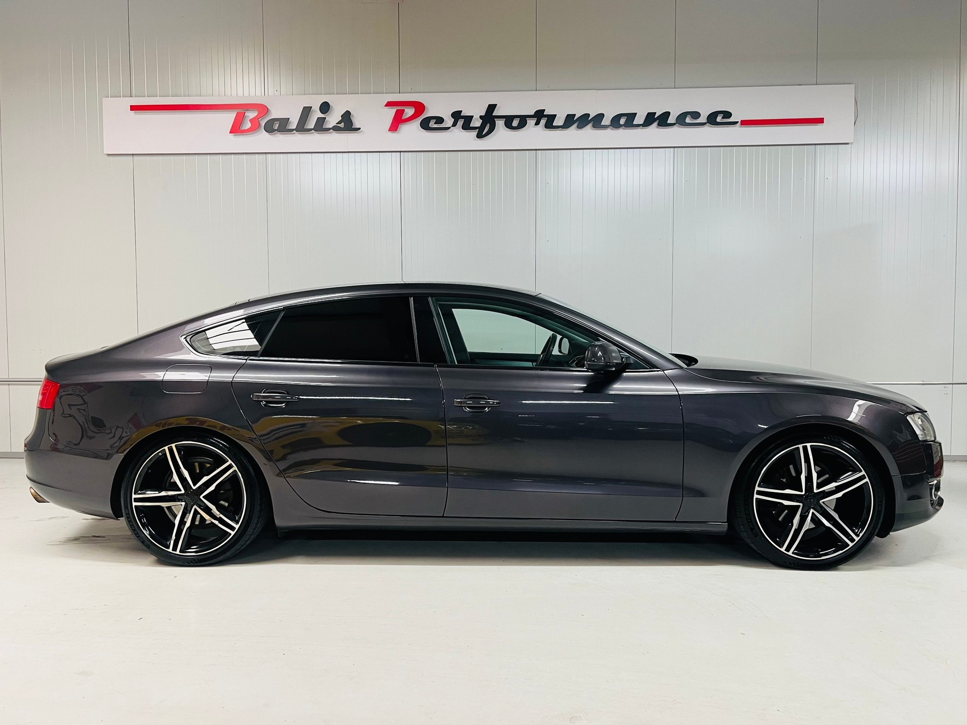 AUDI A5 Sportback *Manual*-image-1