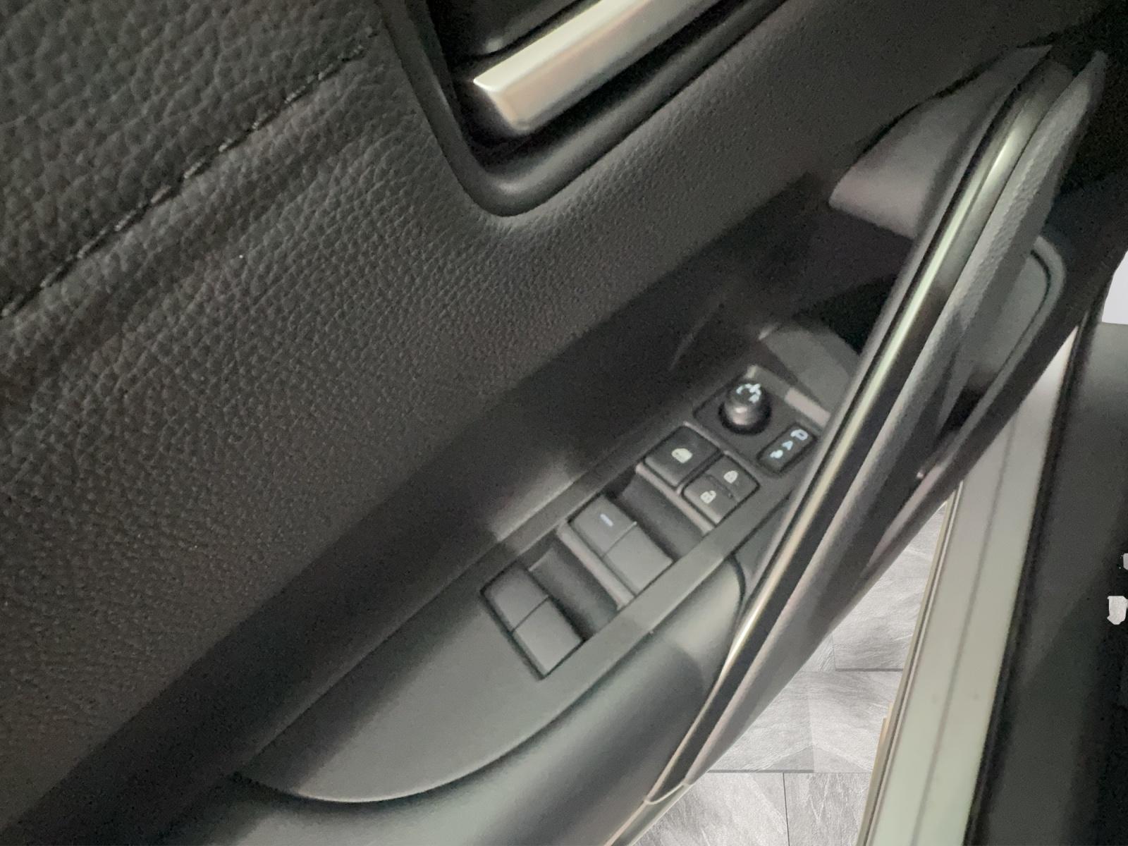 TOYOTA Corolla Cross 2.0 HSD Trend AWD-i-image-9