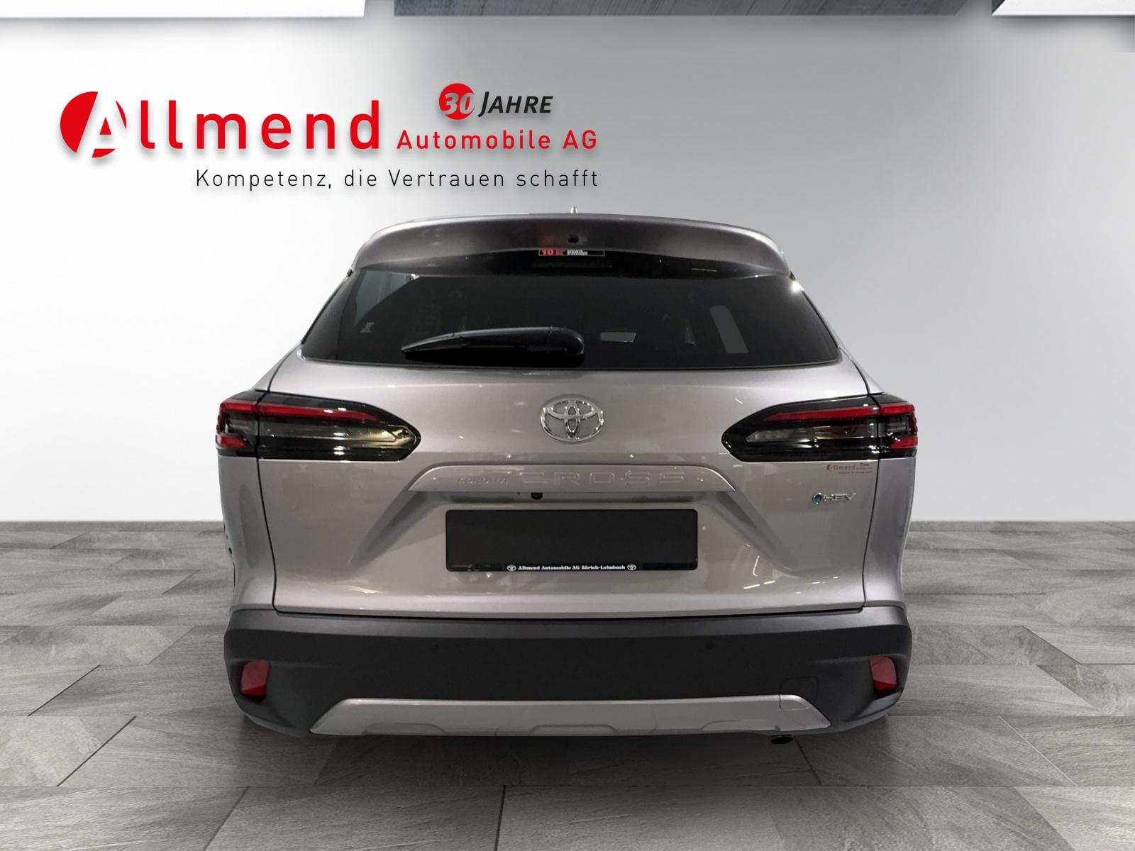 TOYOTA Corolla Cross 2.0 HSD Trend AWD-i-image-5