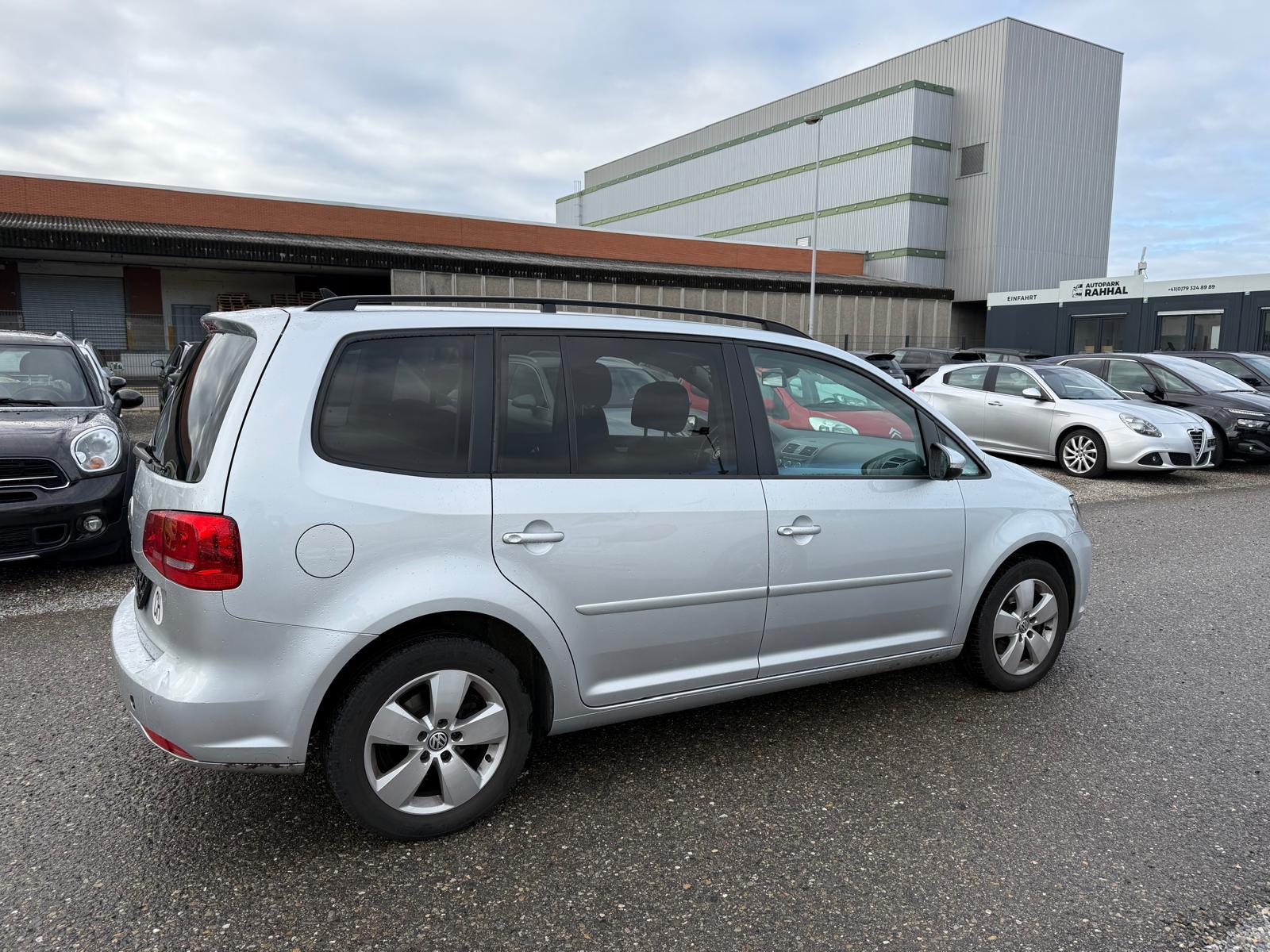 VW Touran 2.0 TDI 140 Comfortline DSG-image-7