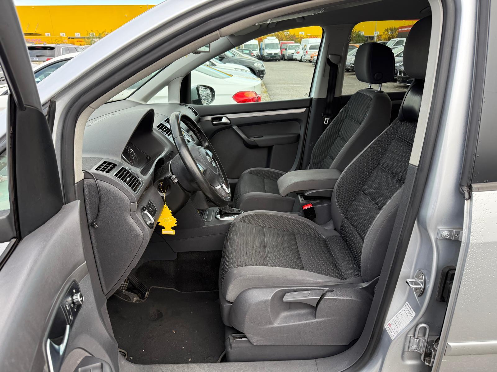 VW Touran 2.0 TDI 140 Comfortline DSG-image-8