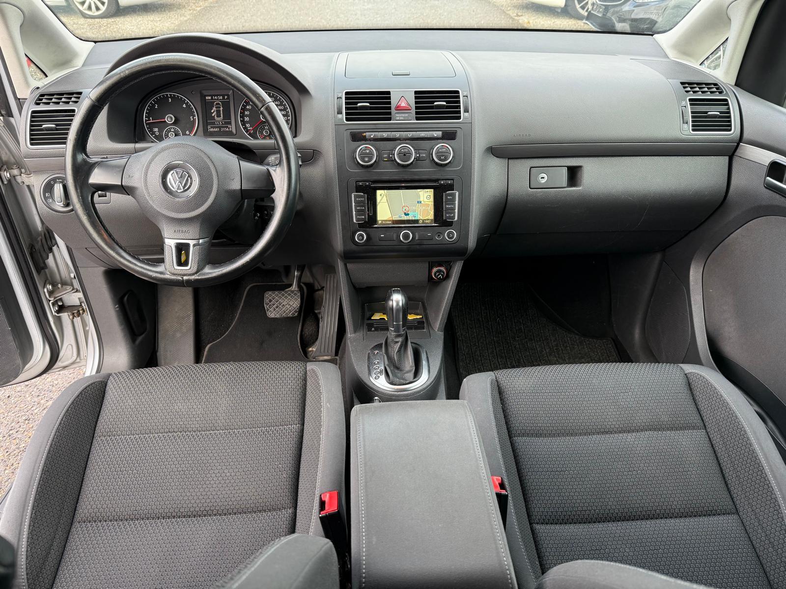 VW Touran 2.0 TDI 140 Comfortline DSG-image-9