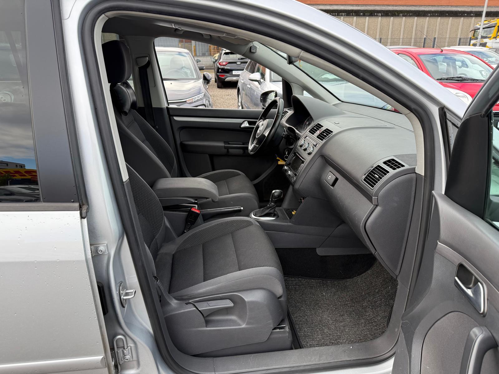 VW Touran 2.0 TDI 140 Comfortline DSG-image-10