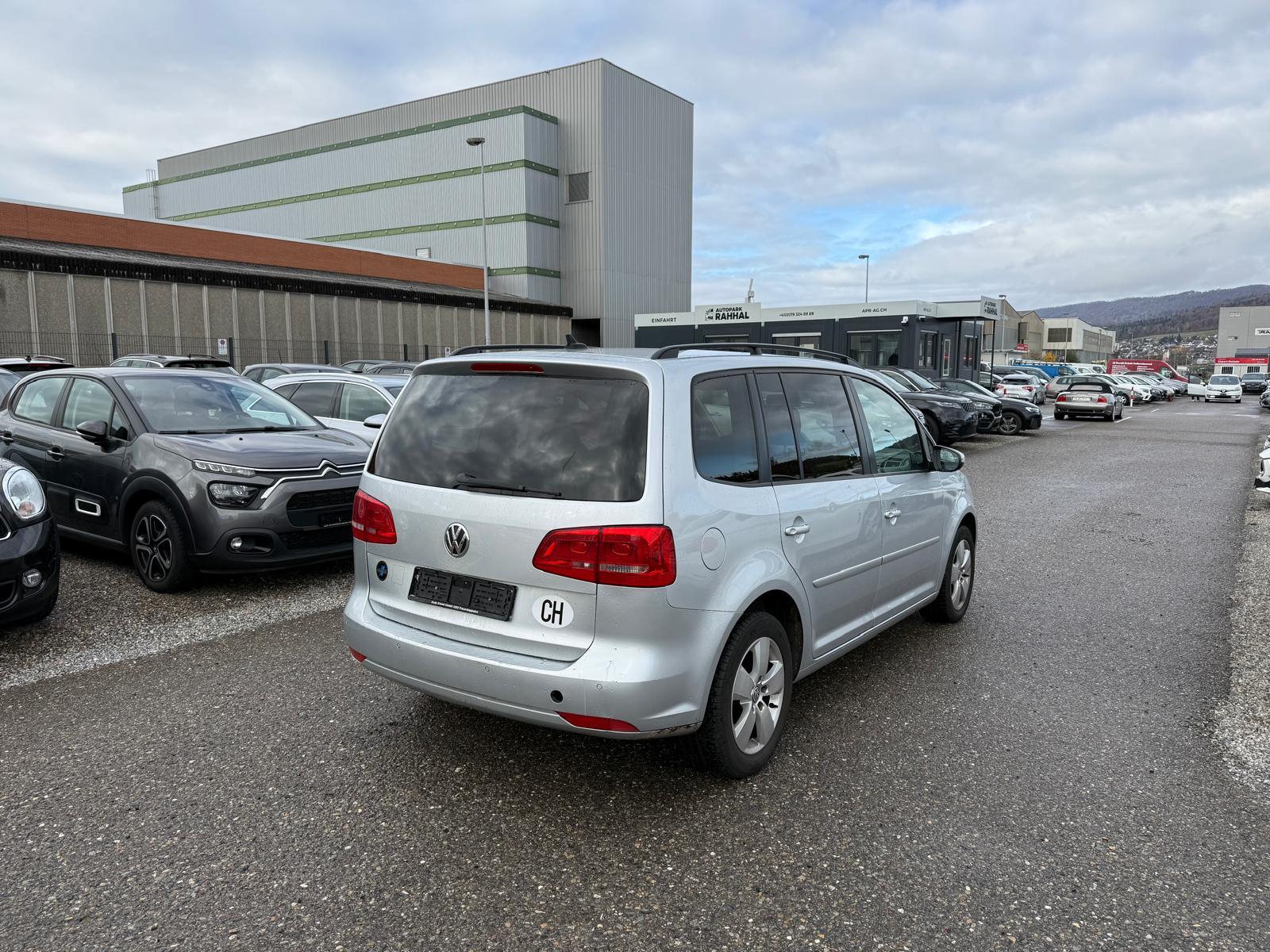 VW Touran 2.0 TDI 140 Comfortline DSG-image-4