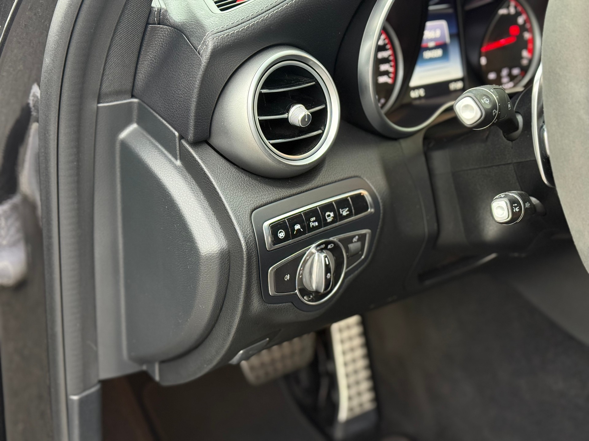 MERCEDES-BENZ C 63 S AMG Speedshift-image-17