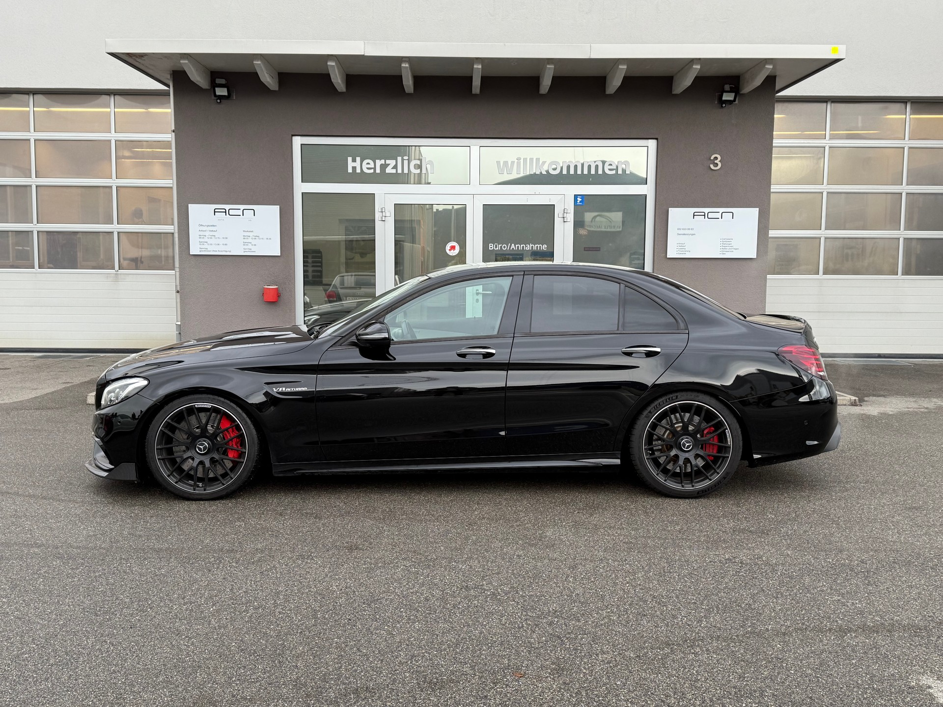 MERCEDES-BENZ C 63 S AMG Speedshift-showroom-element-3