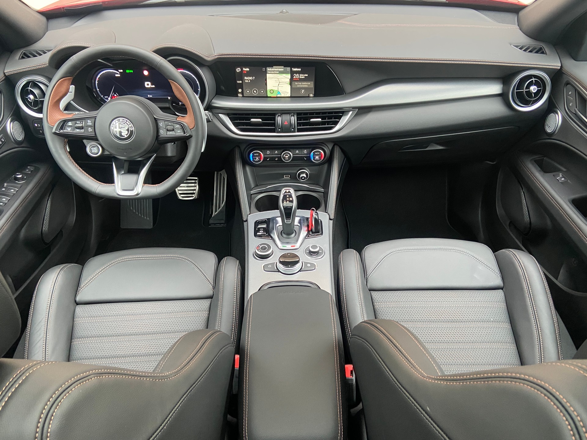 ALFA ROMEO Stelvio 2.0 Intensa Sky Q4 AT8-image-5