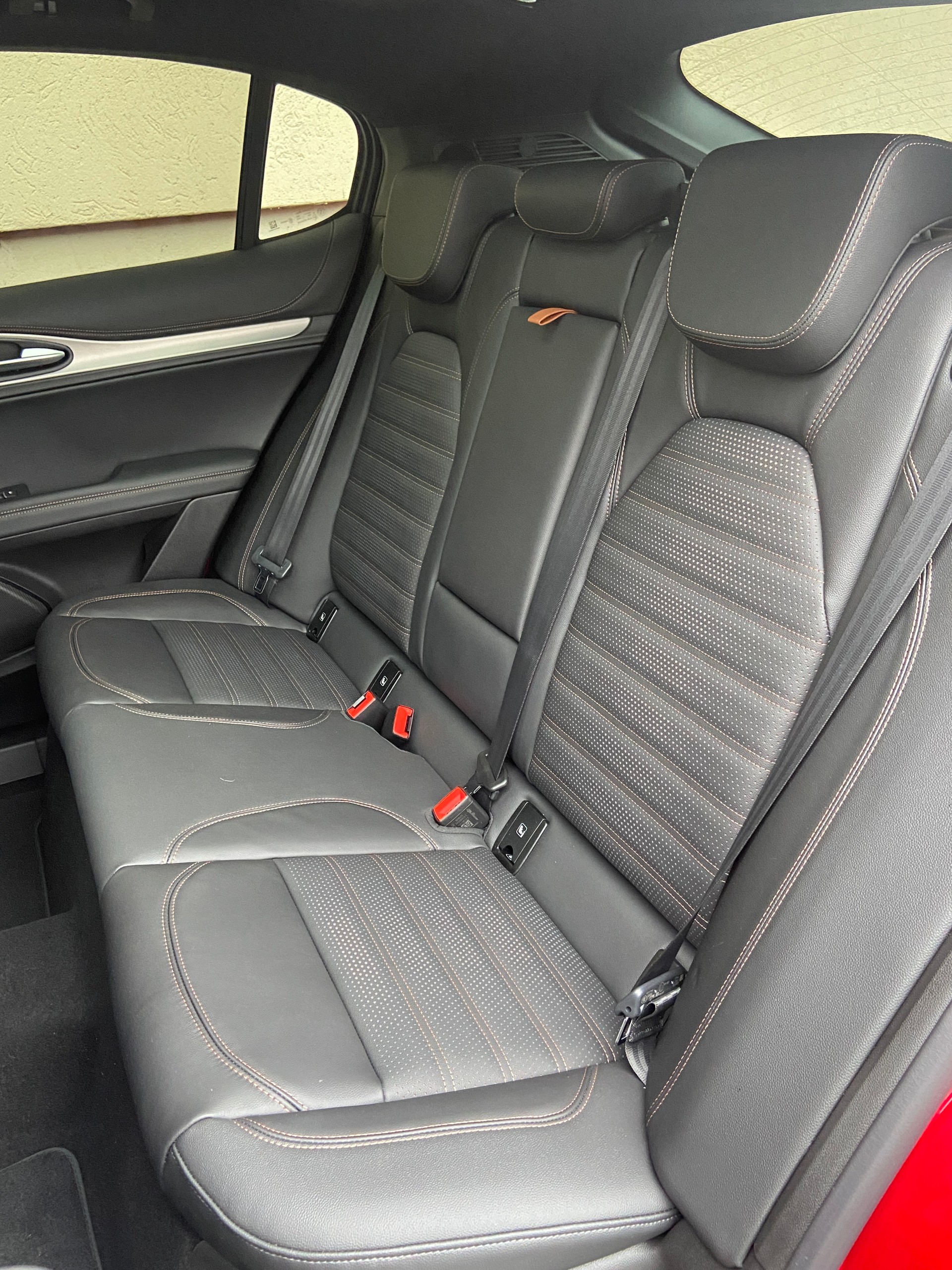 ALFA ROMEO Stelvio 2.0 Intensa Sky Q4 AT8-image-8