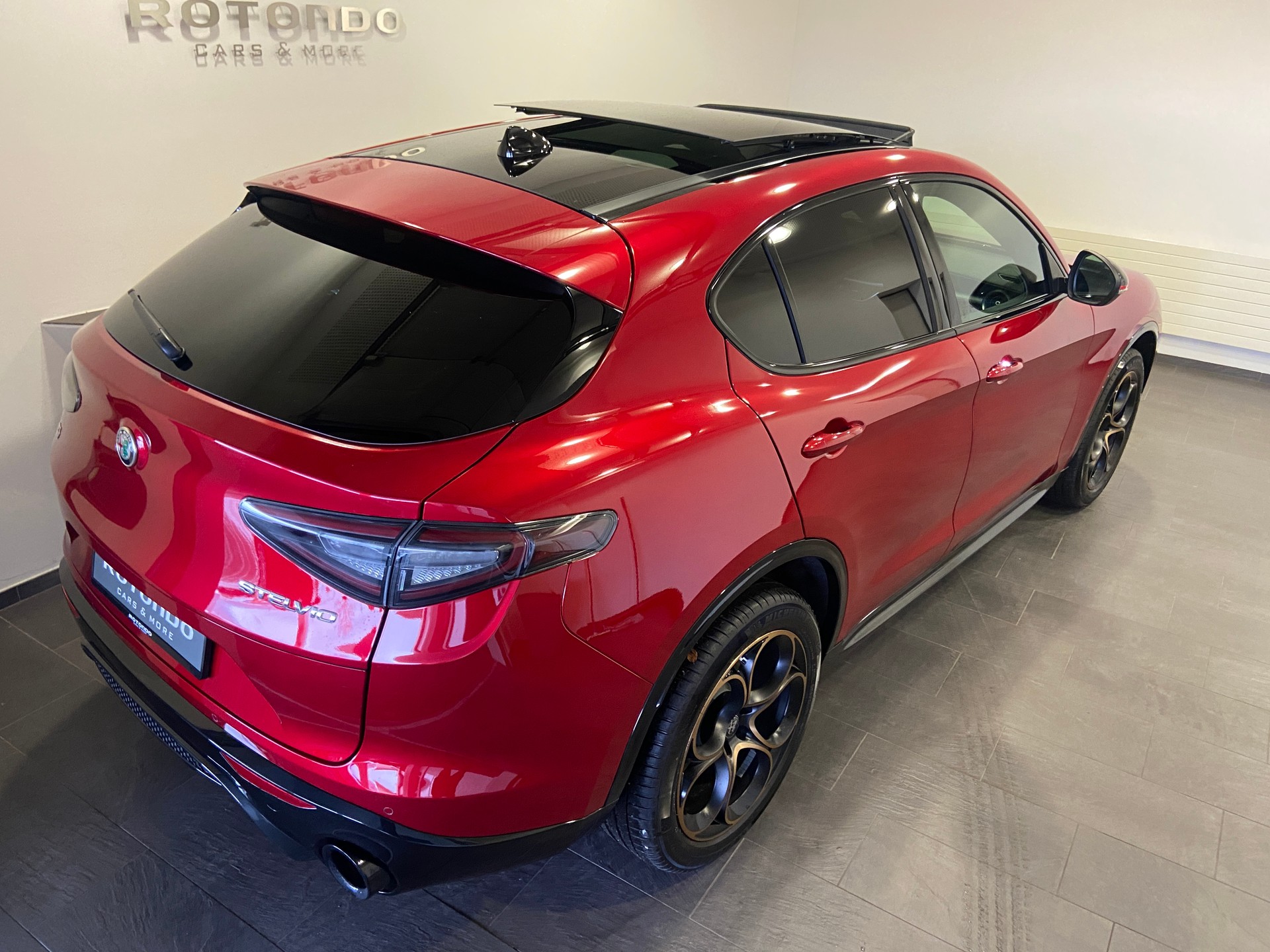 ALFA ROMEO Stelvio 2.0 Intensa Sky Q4 AT8-image-2