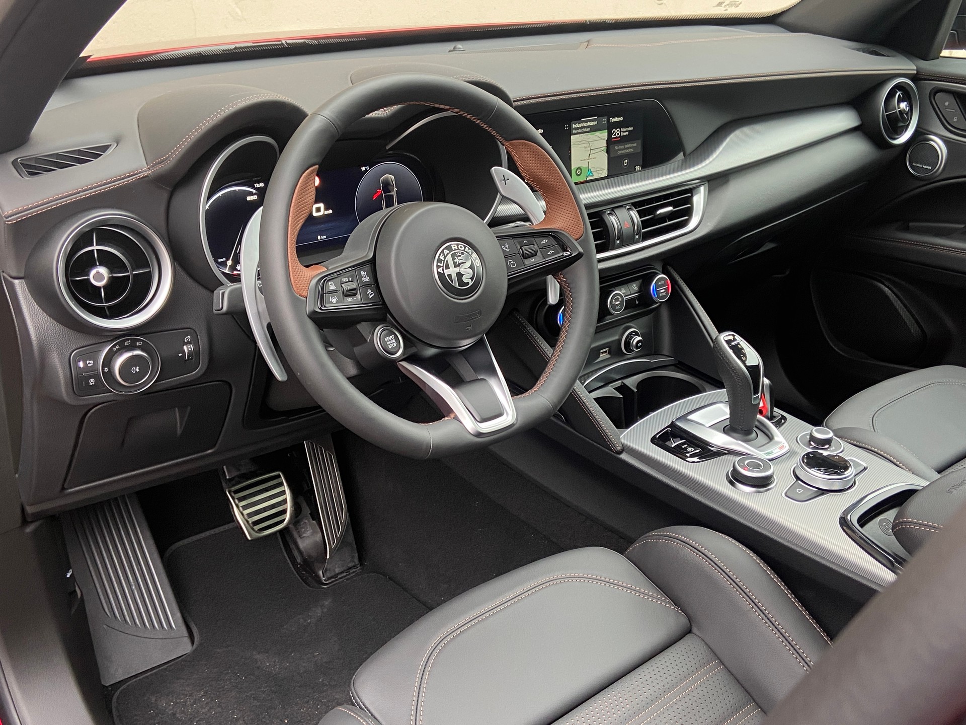 ALFA ROMEO Stelvio 2.0 Intensa Sky Q4 AT8-image-6