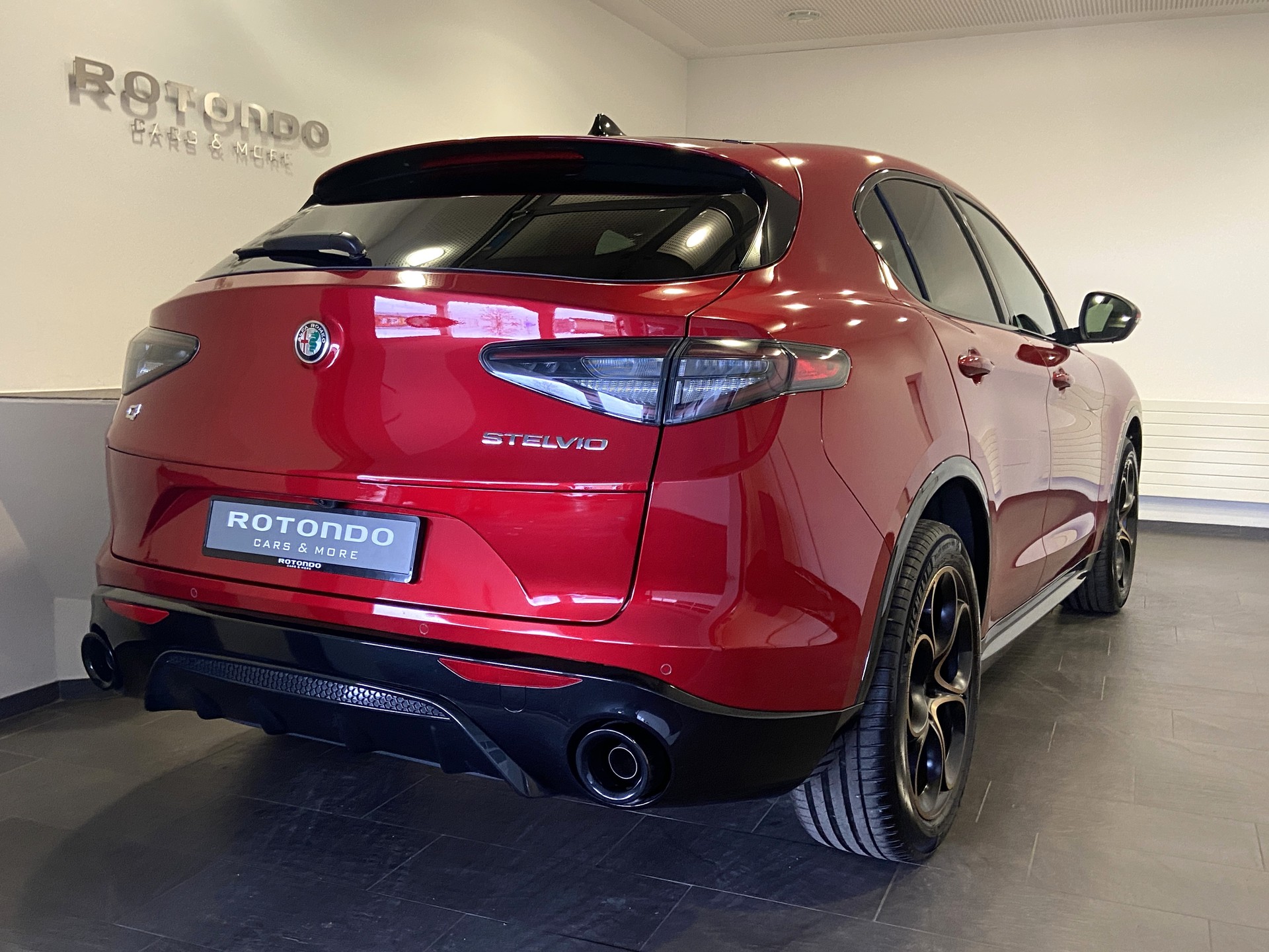 ALFA ROMEO Stelvio 2.0 Intensa Sky Q4 AT8-image-1