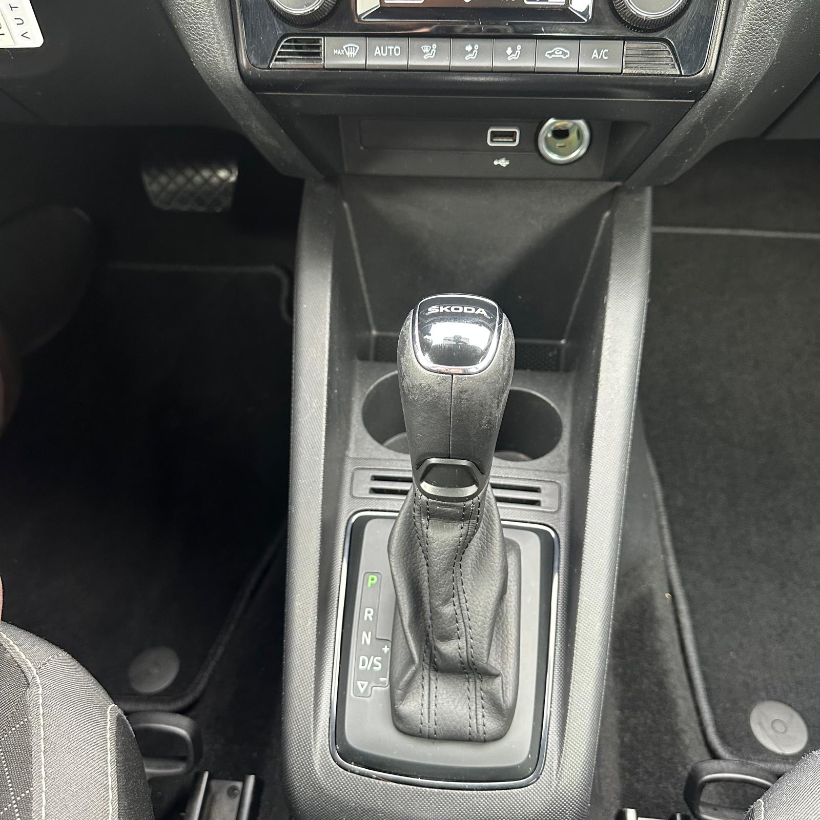 SKODA Fabia 1.0 TSI Ambition DSG-image-27