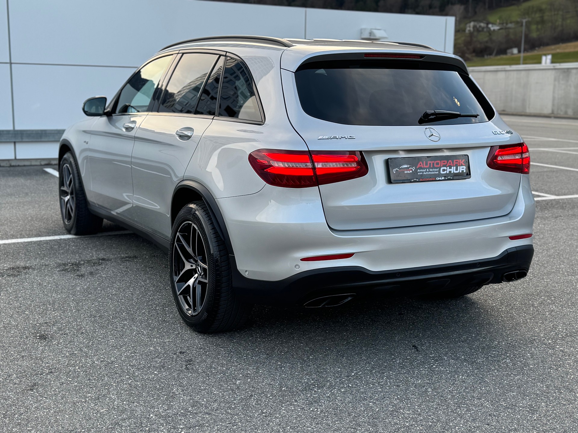 MERCEDES-BENZ GLC 43 AMG 4Matic 9G-Tronic-image-2
