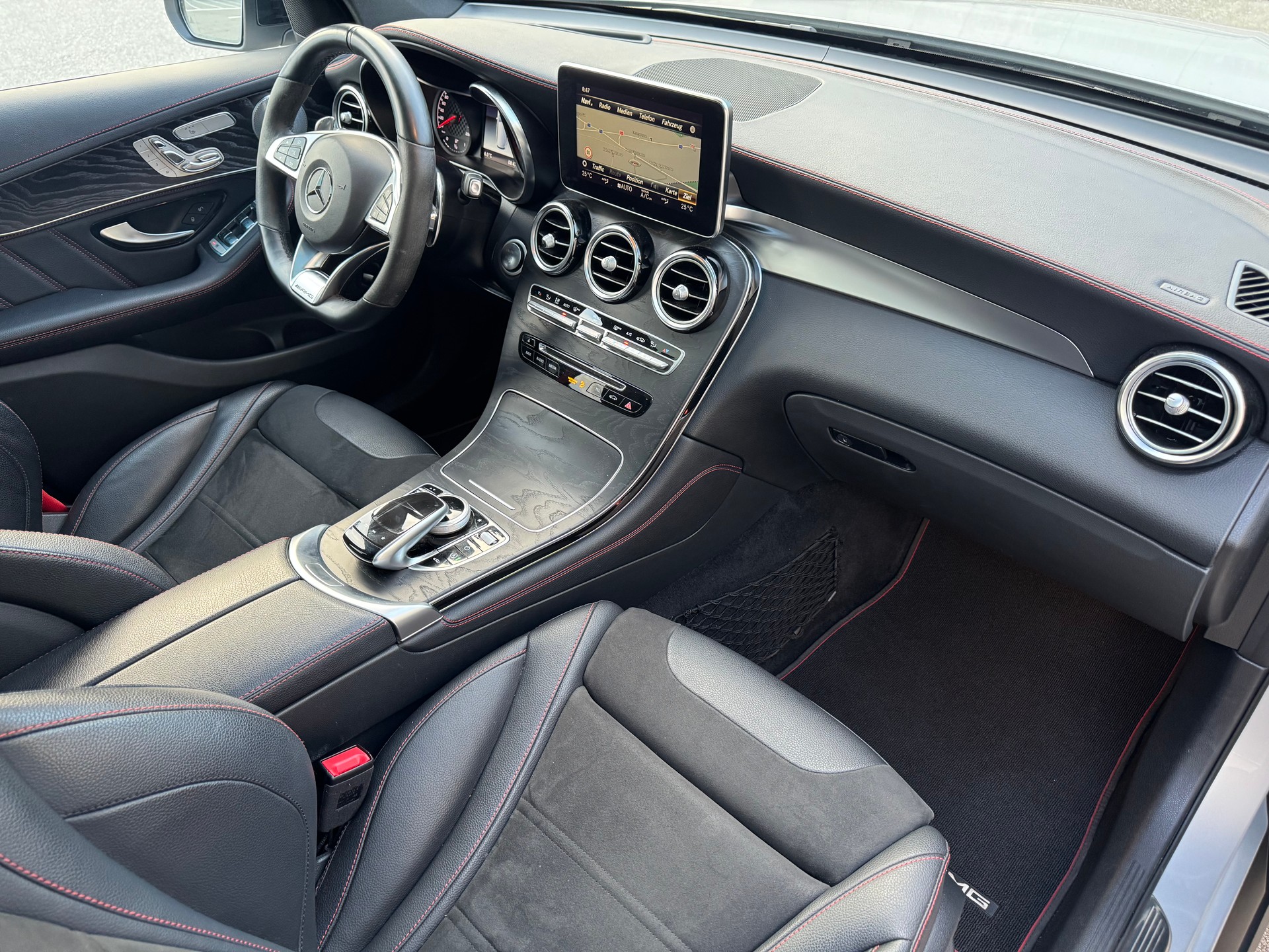 MERCEDES-BENZ GLC 43 AMG 4Matic 9G-Tronic-image-11