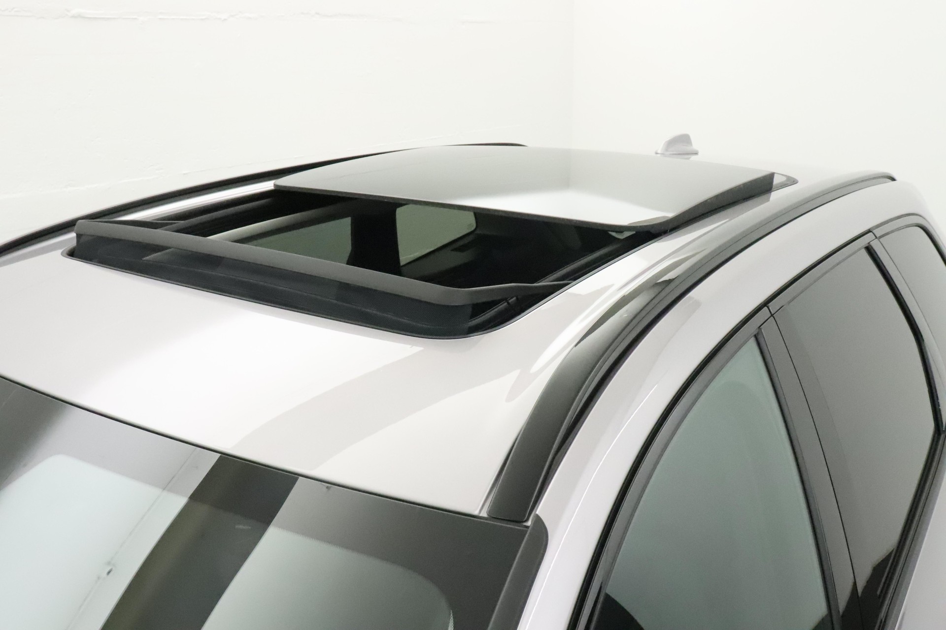 VOLVO XC60 2.0 T8 TE Ultra Dark eAWD-image-8