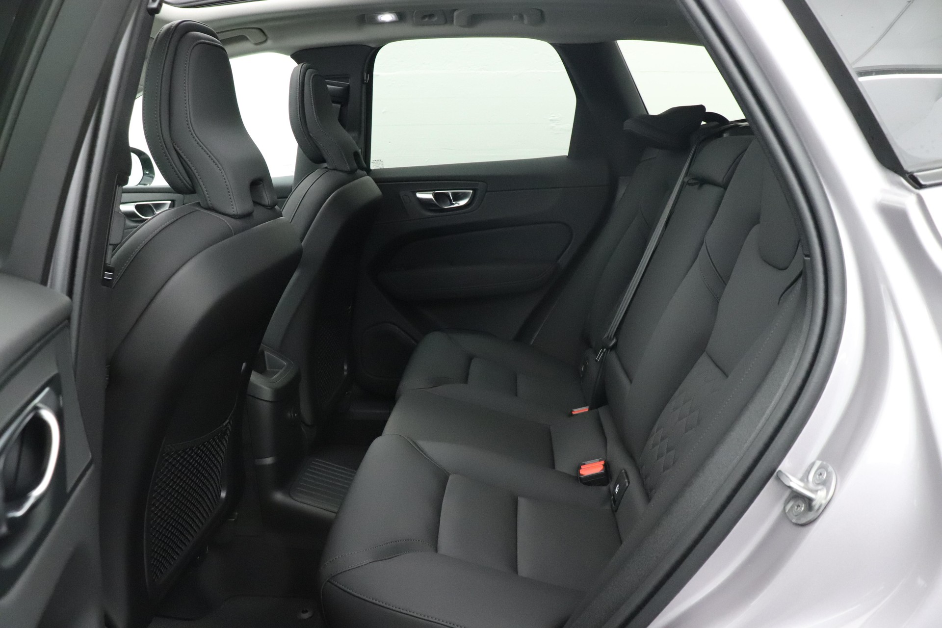 VOLVO XC60 2.0 T8 TE Ultra Dark eAWD-image-9