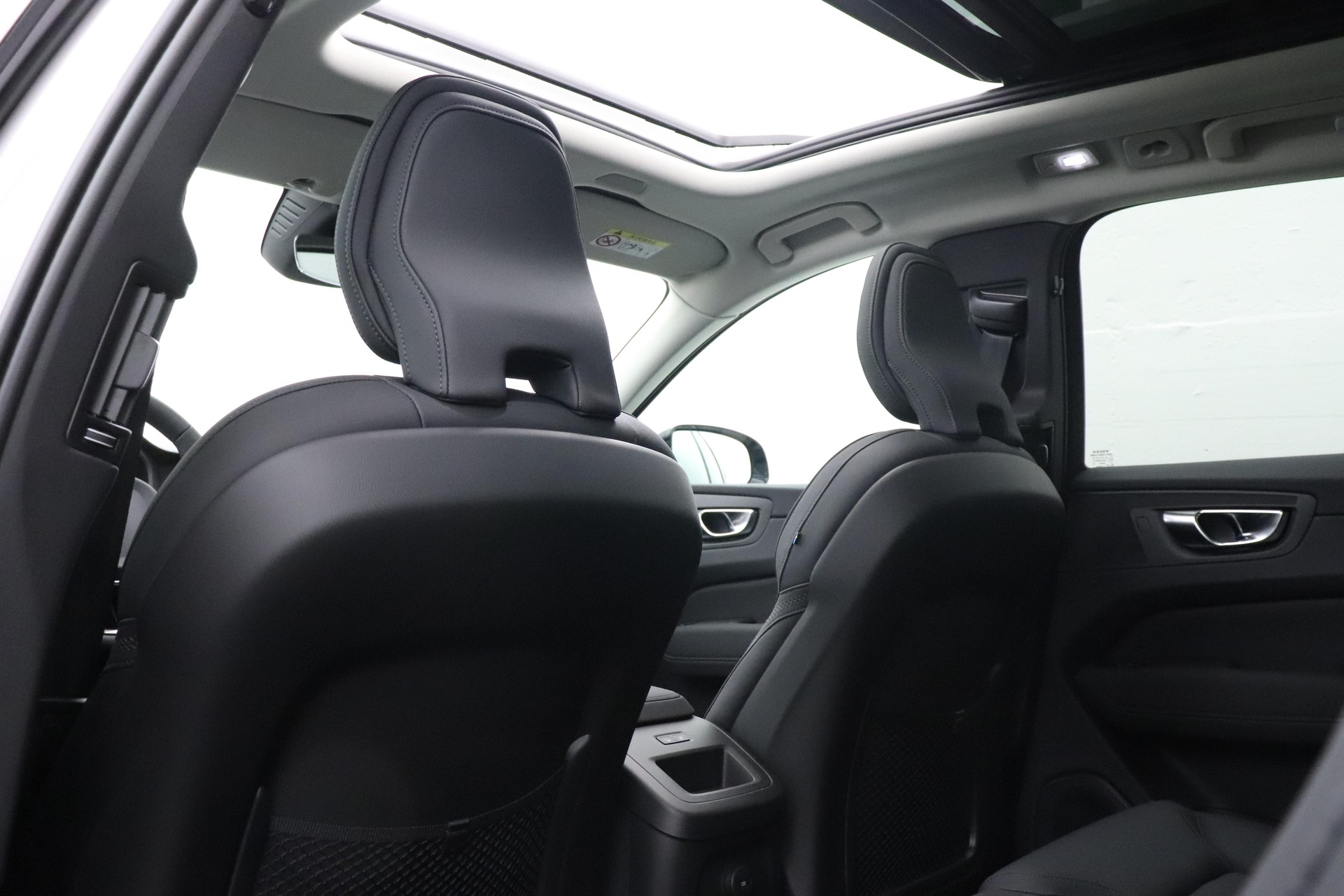 VOLVO XC60 2.0 T8 TE Ultra Dark eAWD-image-10