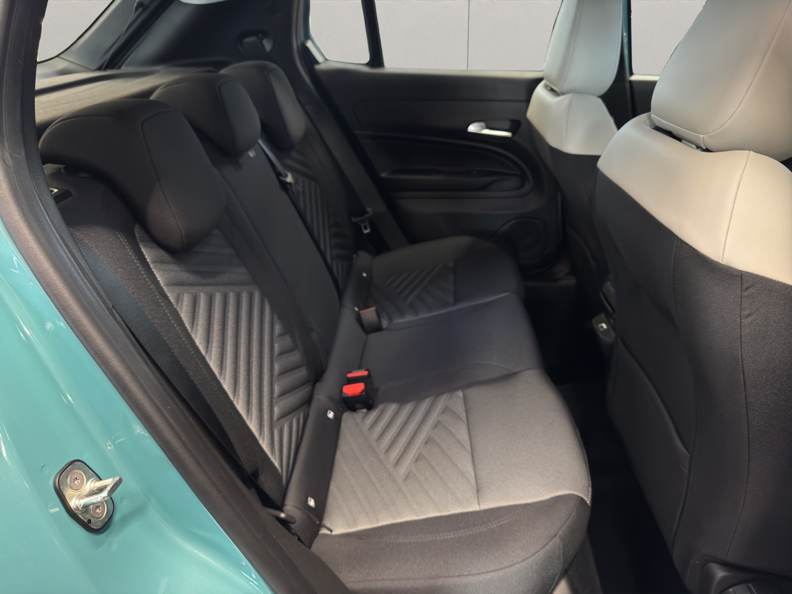 FIAT 600 1.2 Hybrid Swiss Edition-image-8