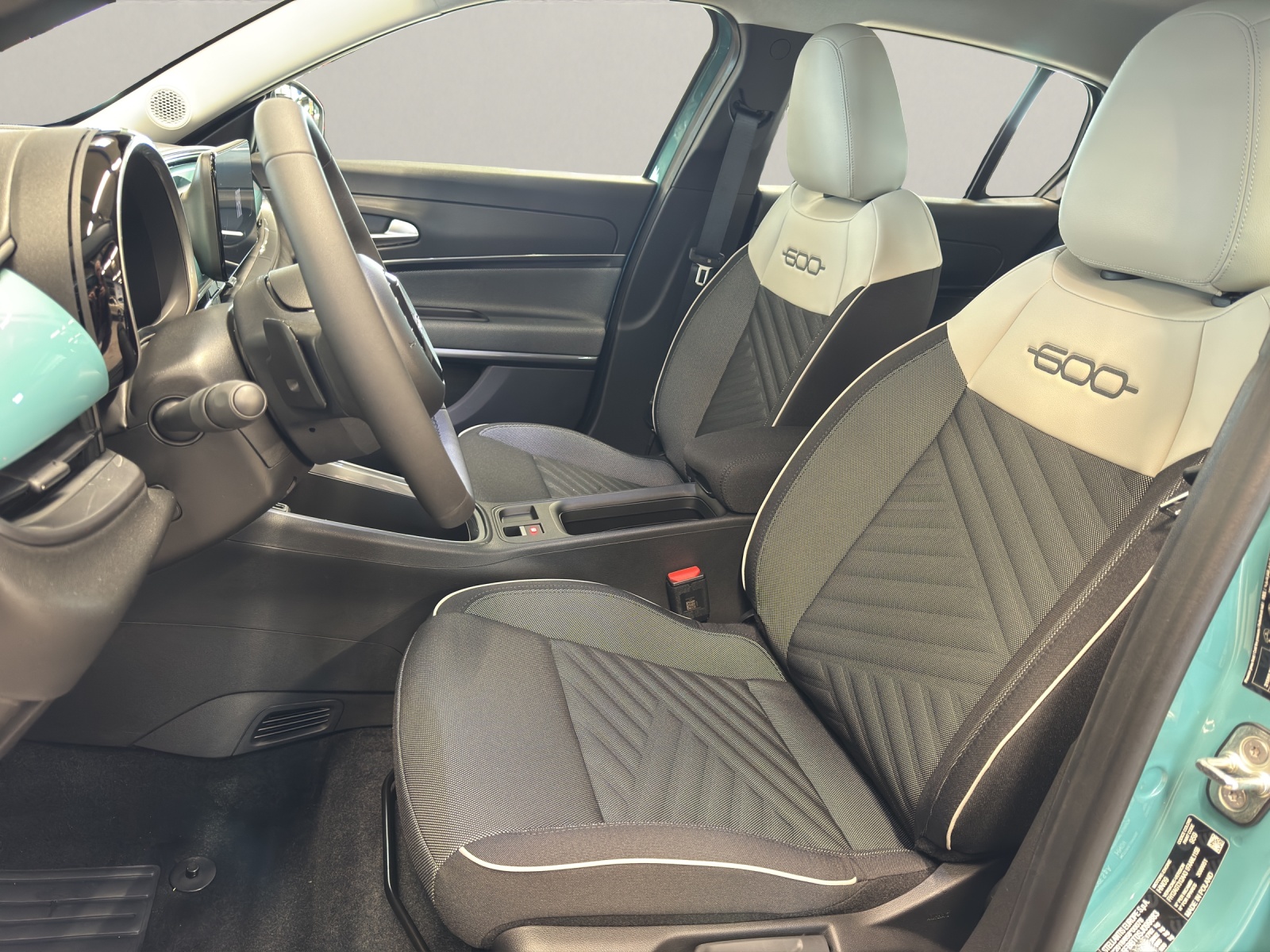 FIAT 600 1.2 Hybrid Swiss Edition-image-15