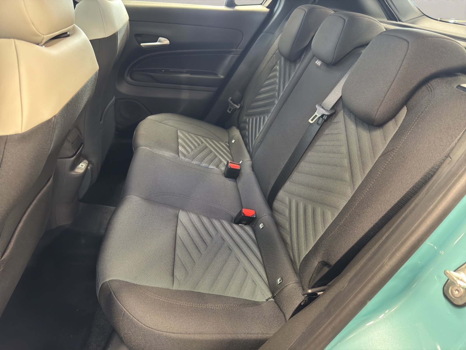 FIAT 600 1.2 Hybrid Swiss Edition-image-11