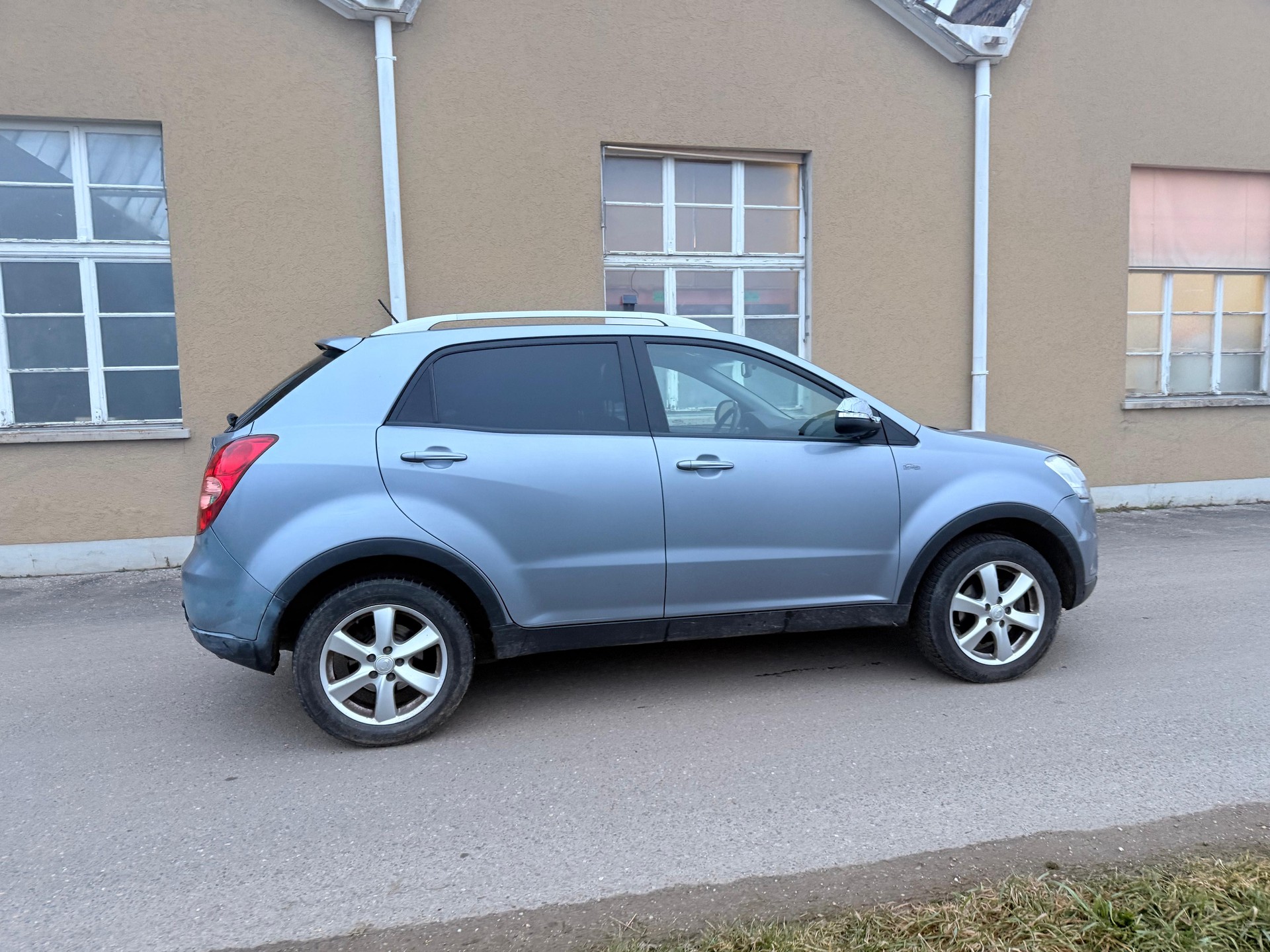 KGM-SsangYong Korando 2.0i Quartz 4WD-image-4