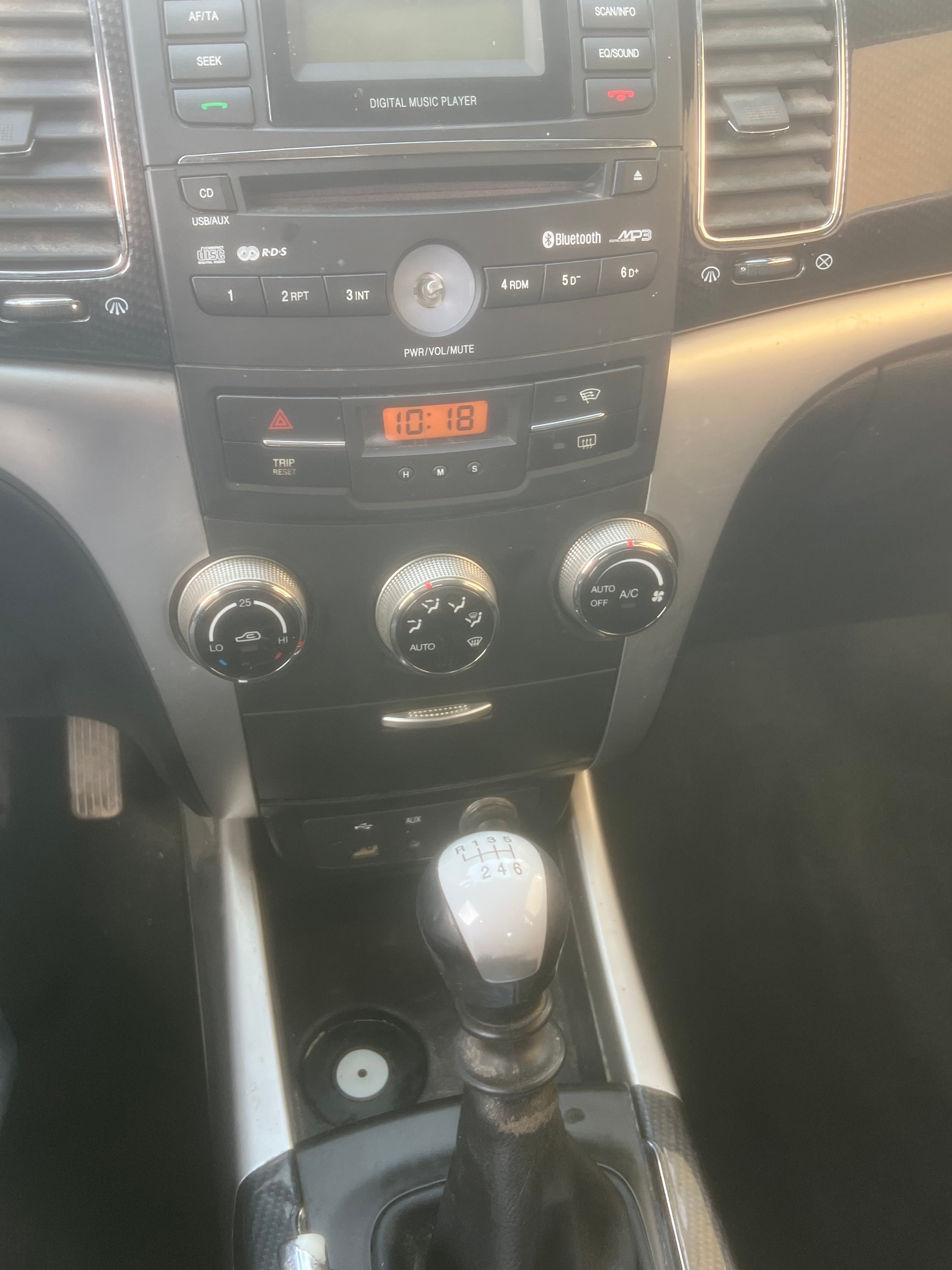 KGM-SsangYong Korando 2.0i Quartz 4WD-image-11