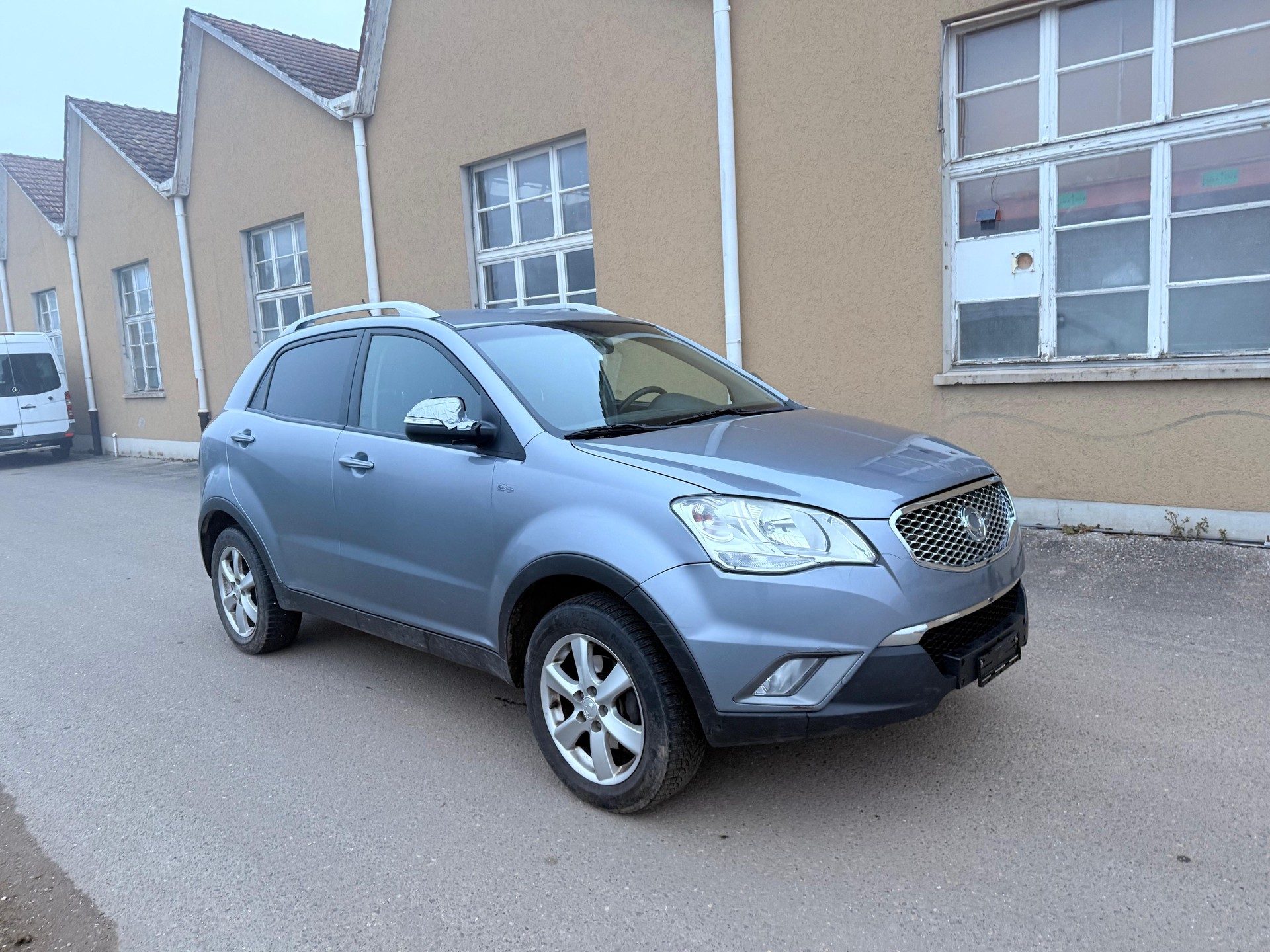 KGM-SsangYong Korando 2.0i Quartz 4WD-image-2