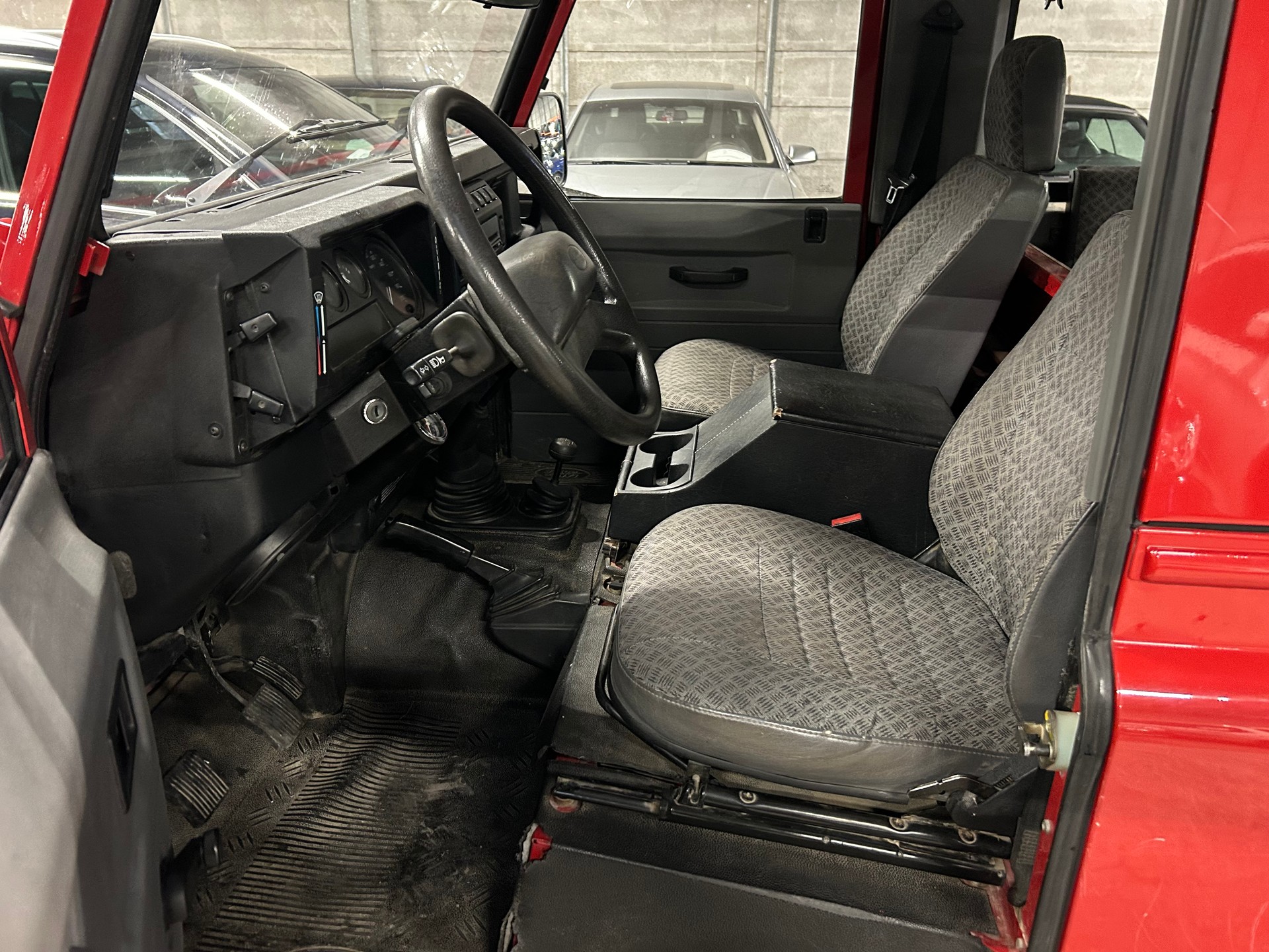LAND ROVER Defender 90 SW 2.5 Td5-image-11