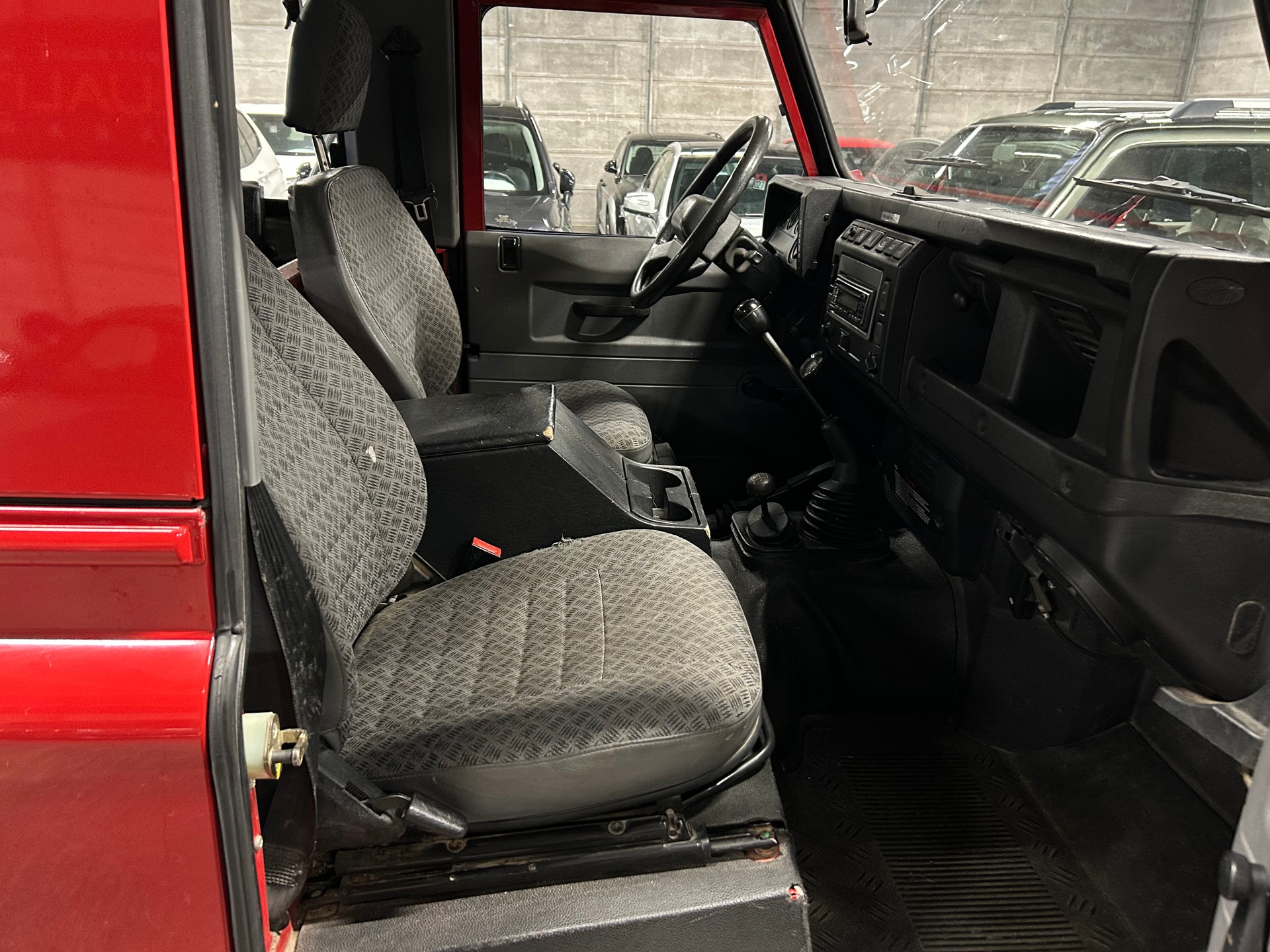 LAND ROVER Defender 90 SW 2.5 Td5-image-10