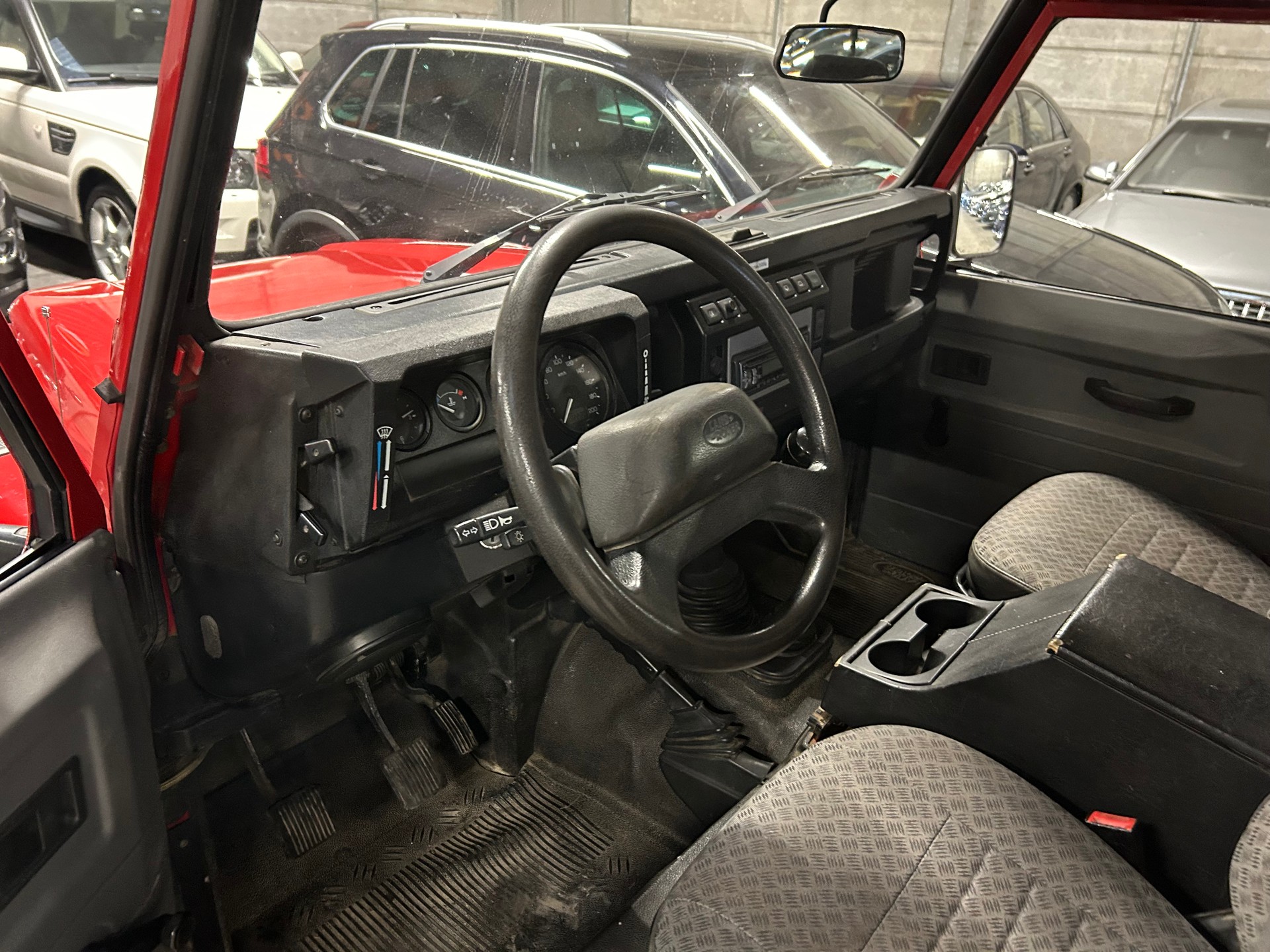 LAND ROVER Defender 90 SW 2.5 Td5-image-12