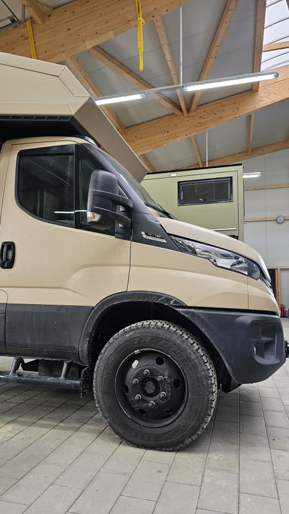 IVECO Daily 4x4 Venture XT by CapricornTrucks-showroom-element-2