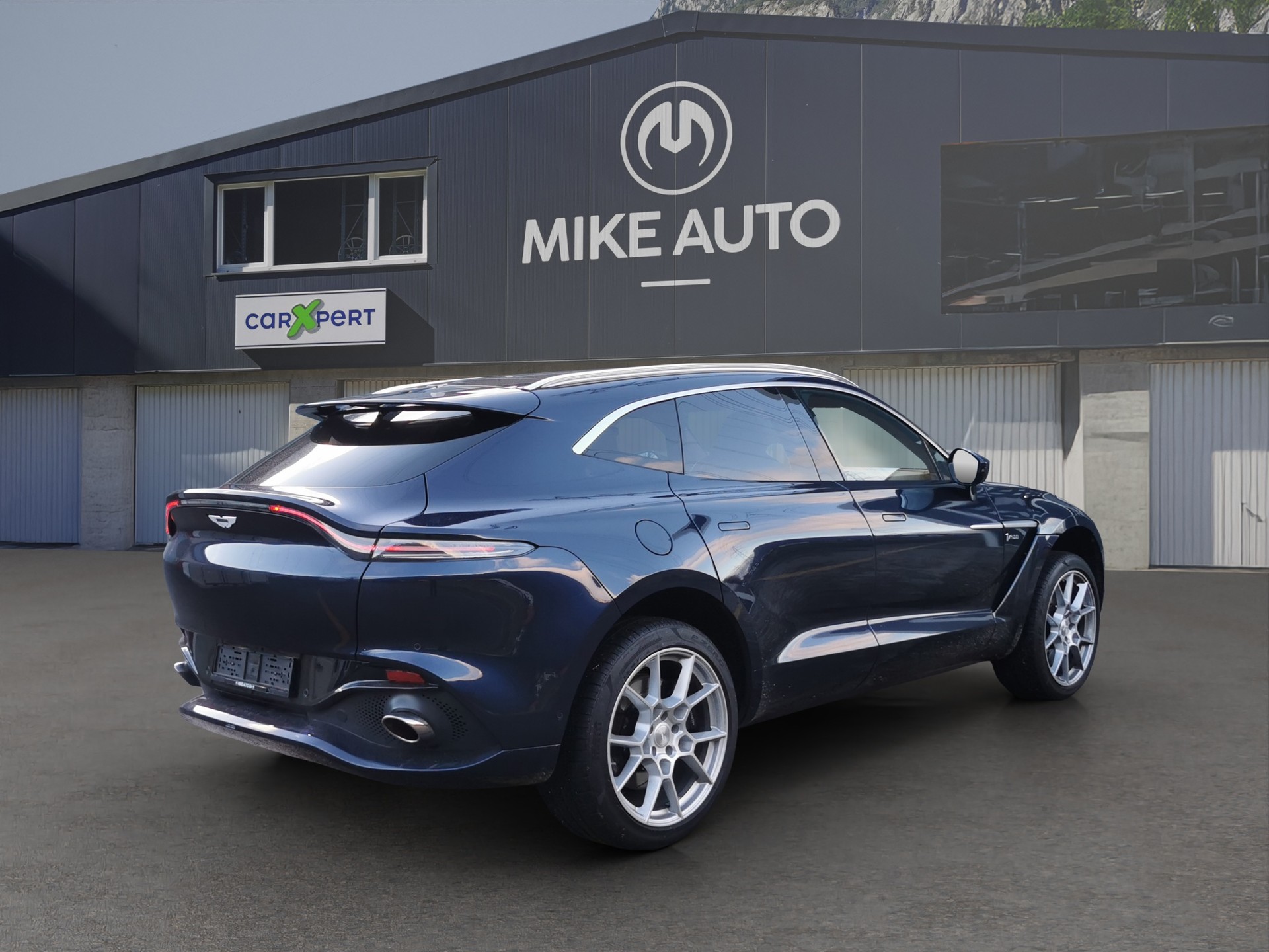 ASTON MARTIN DBX 4.0 V8-image-5