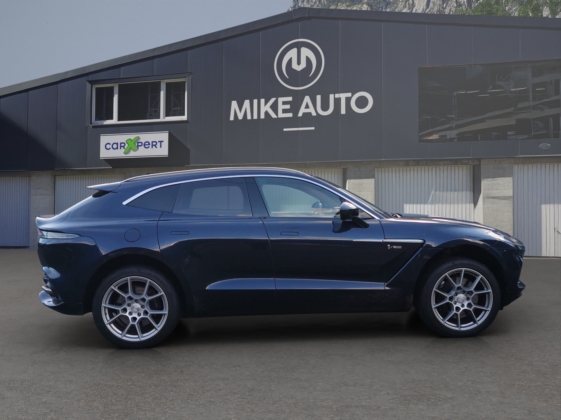 ASTON MARTIN DBX 4.0 V8-image-6