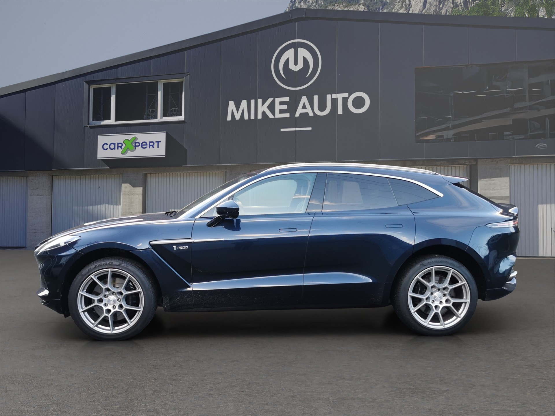 ASTON MARTIN DBX 4.0 V8