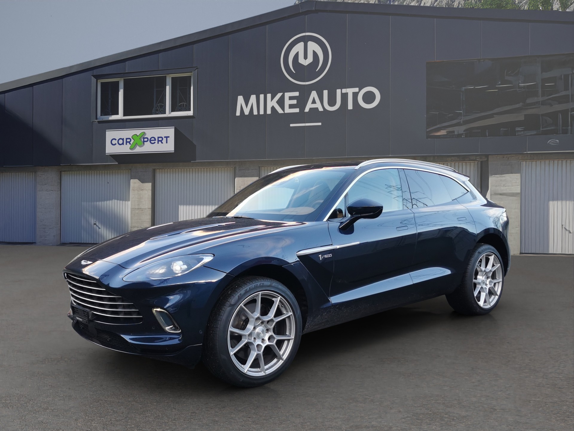 ASTON MARTIN DBX 4.0 V8-image-1