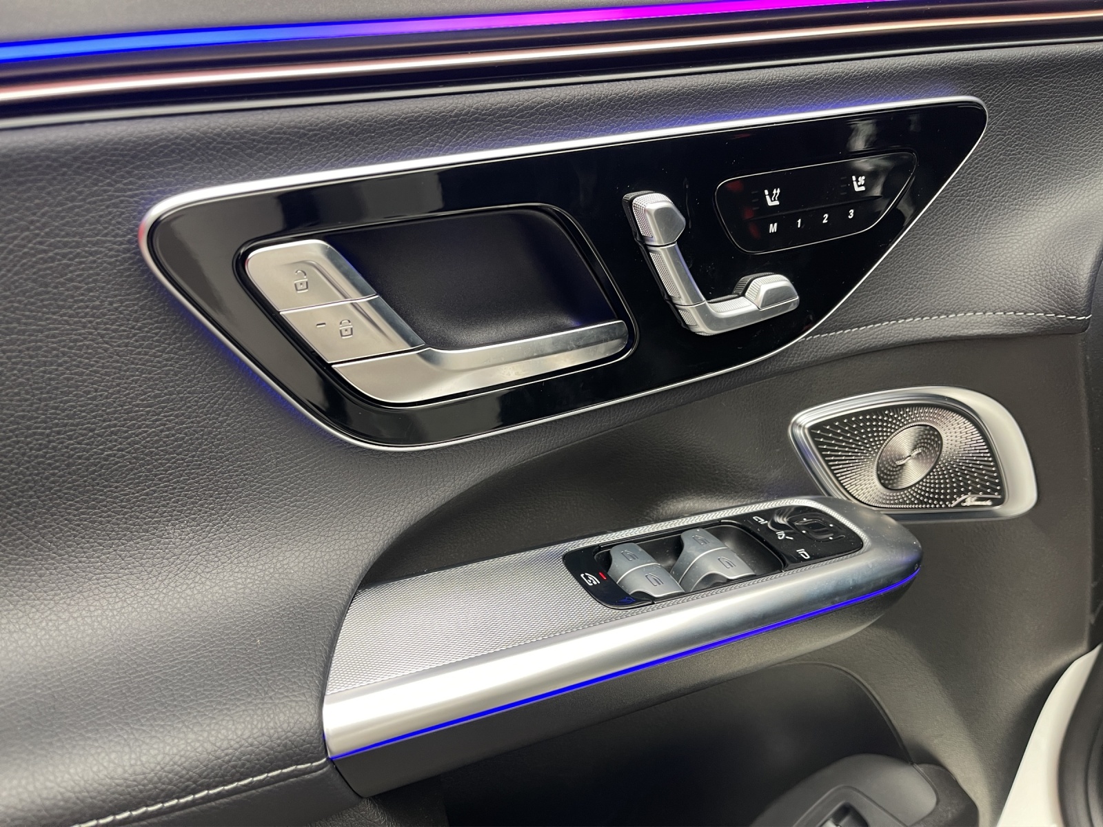 MERCEDES-BENZ EQE SUV 350 4 M Exe. Ed.-image-12