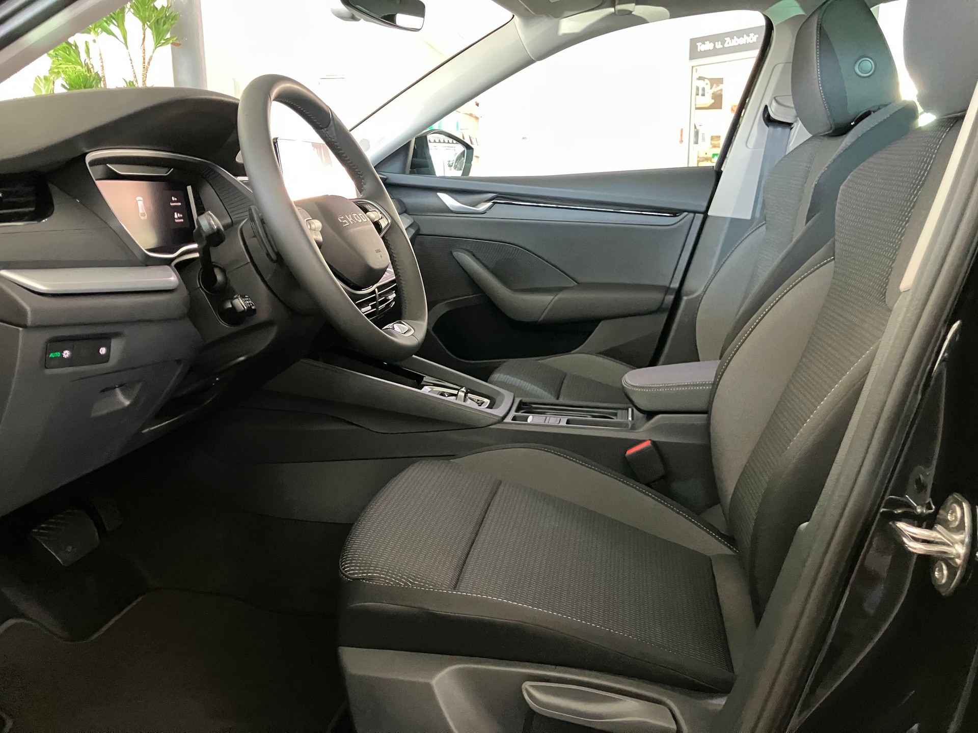 SKODA Octavia Combi 2.0 TSI DSG Selection 4x4-image-8