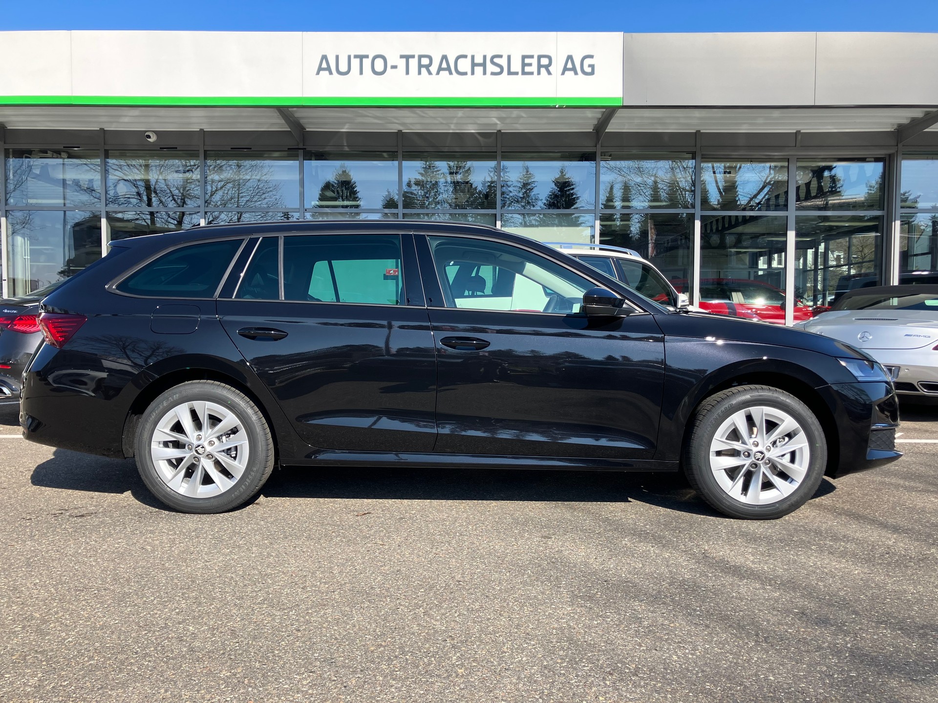 SKODA Octavia Combi 2.0 TSI DSG Selection 4x4-image-1