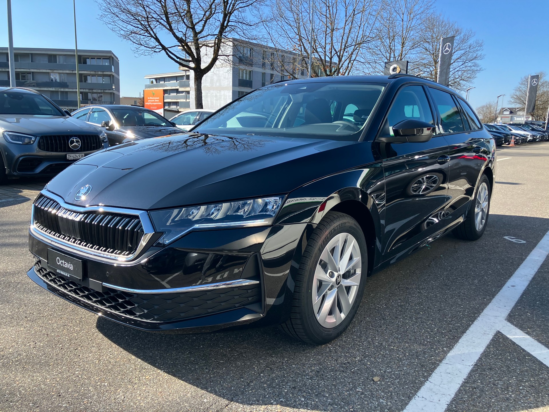SKODA Octavia Combi 2.0 TSI DSG Selection 4x4-image-3