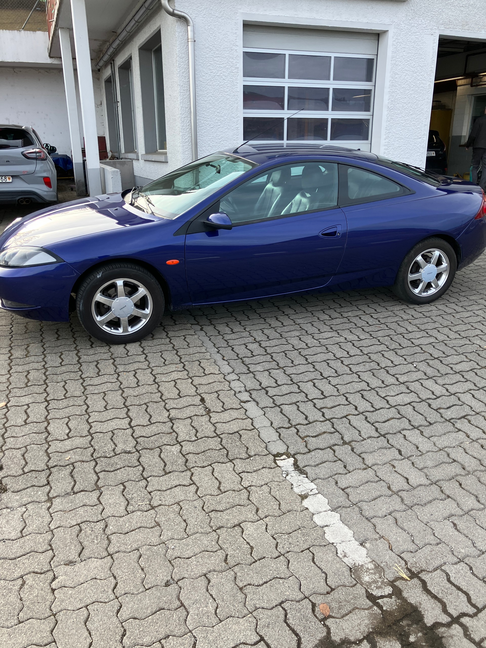 FORD Cougar 2.5i V6 24V-image-2