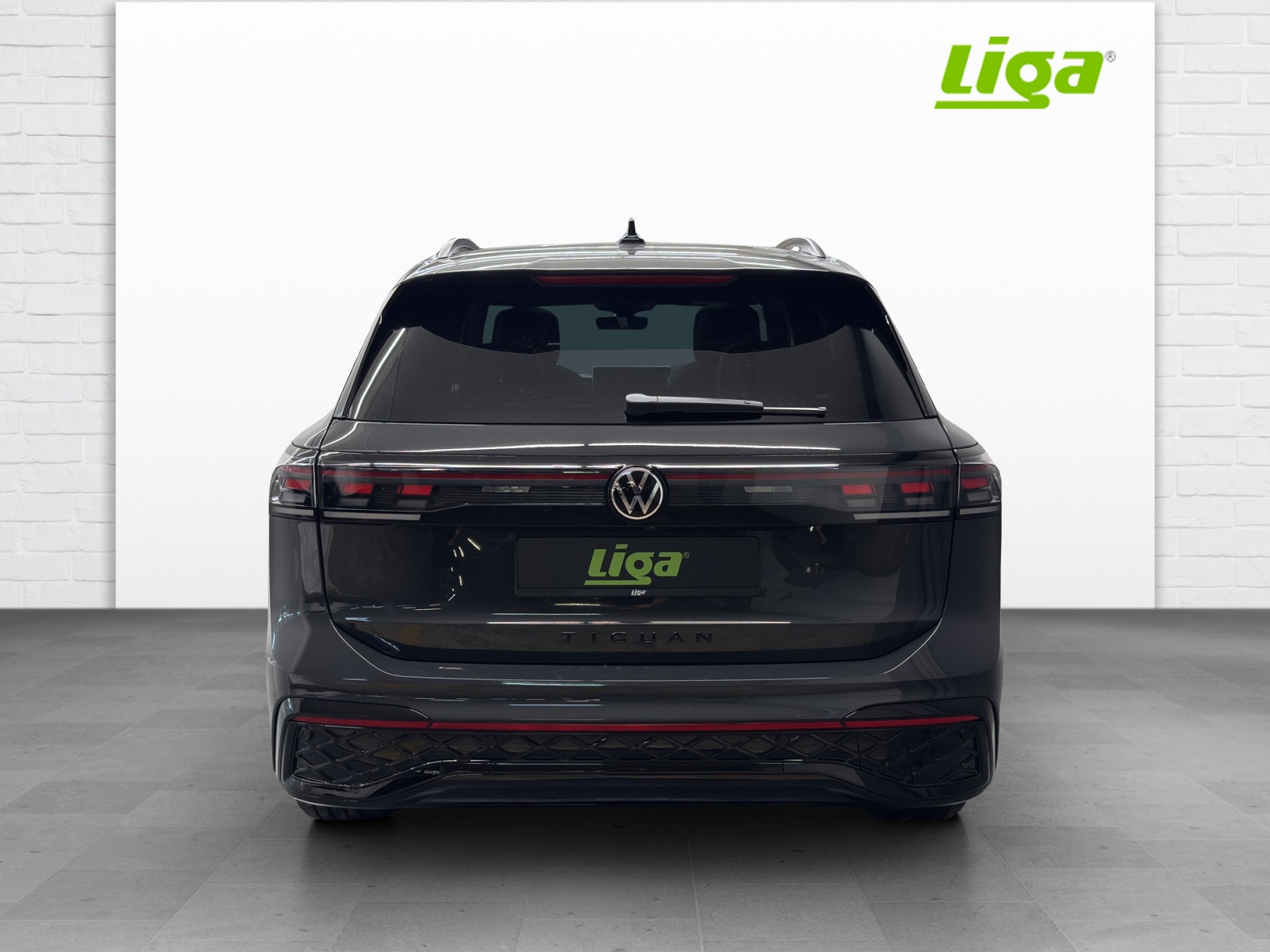 VW Tiguan 2.0 TSI R-Line DSG 4motion-image-4