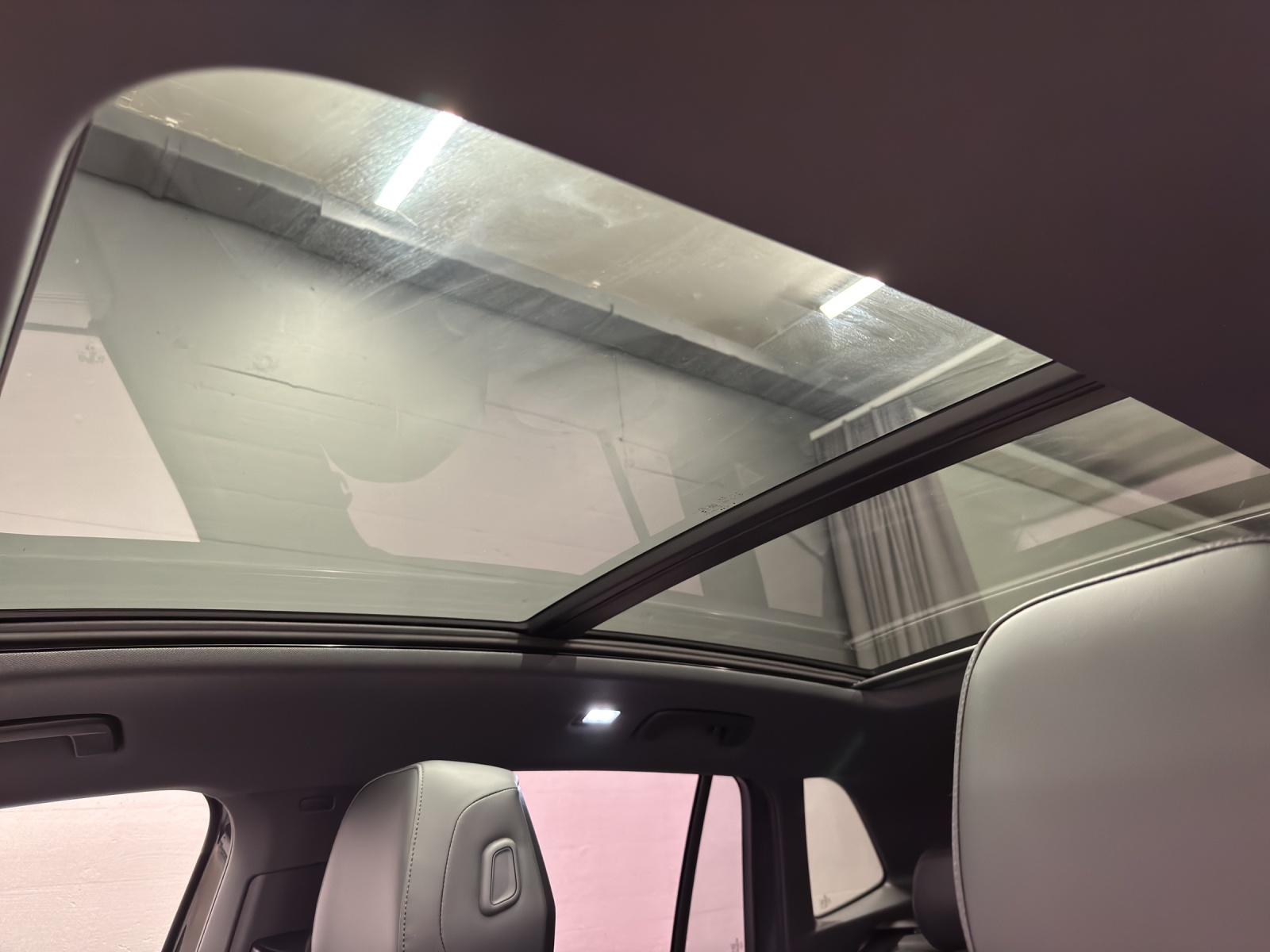 VW Tiguan 2.0 TSI R-Line DSG 4motion-image-15