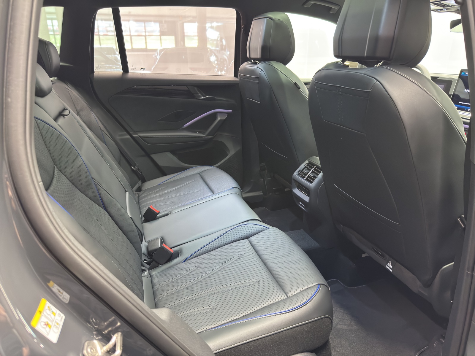 VW Tiguan 2.0 TSI R-Line DSG 4motion-image-9