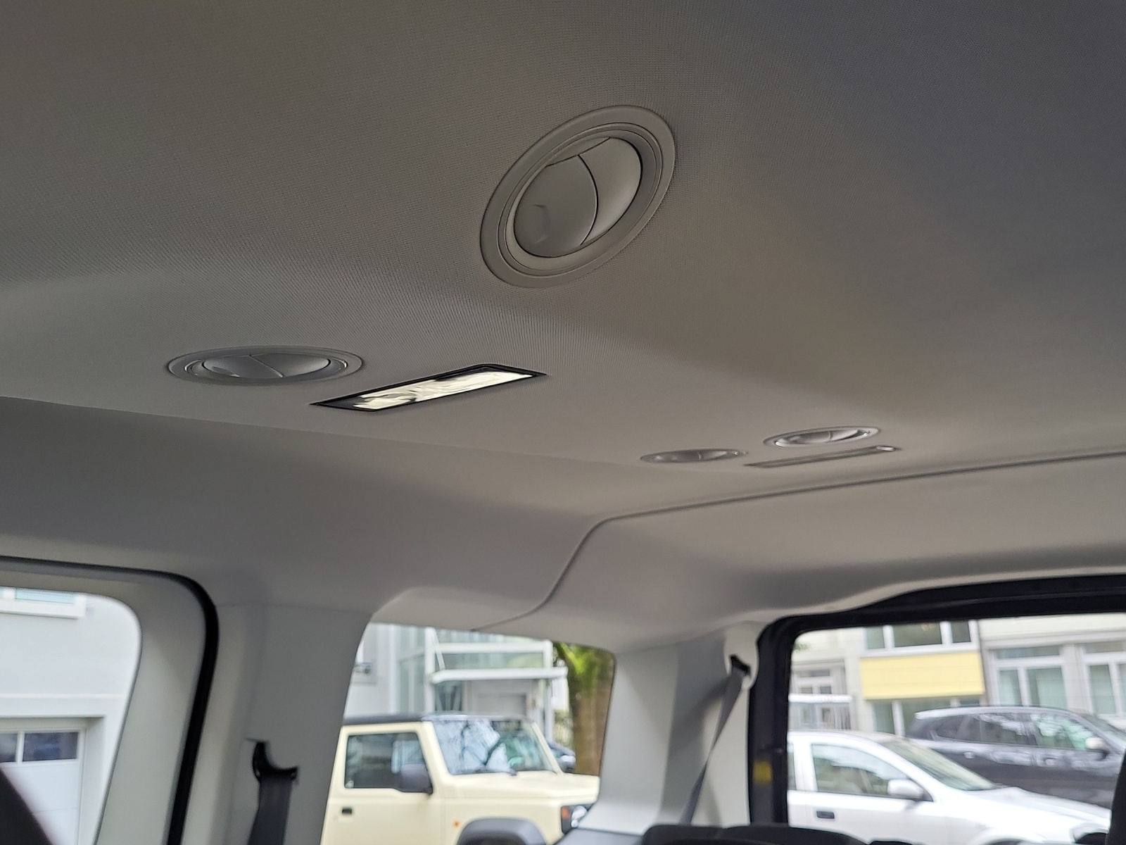 VW Caddy Liberty Maxi 1.5eHybrid-image-25