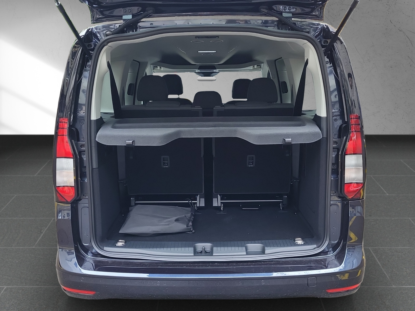 VW Caddy Liberty Maxi 1.5eHybrid-image-17