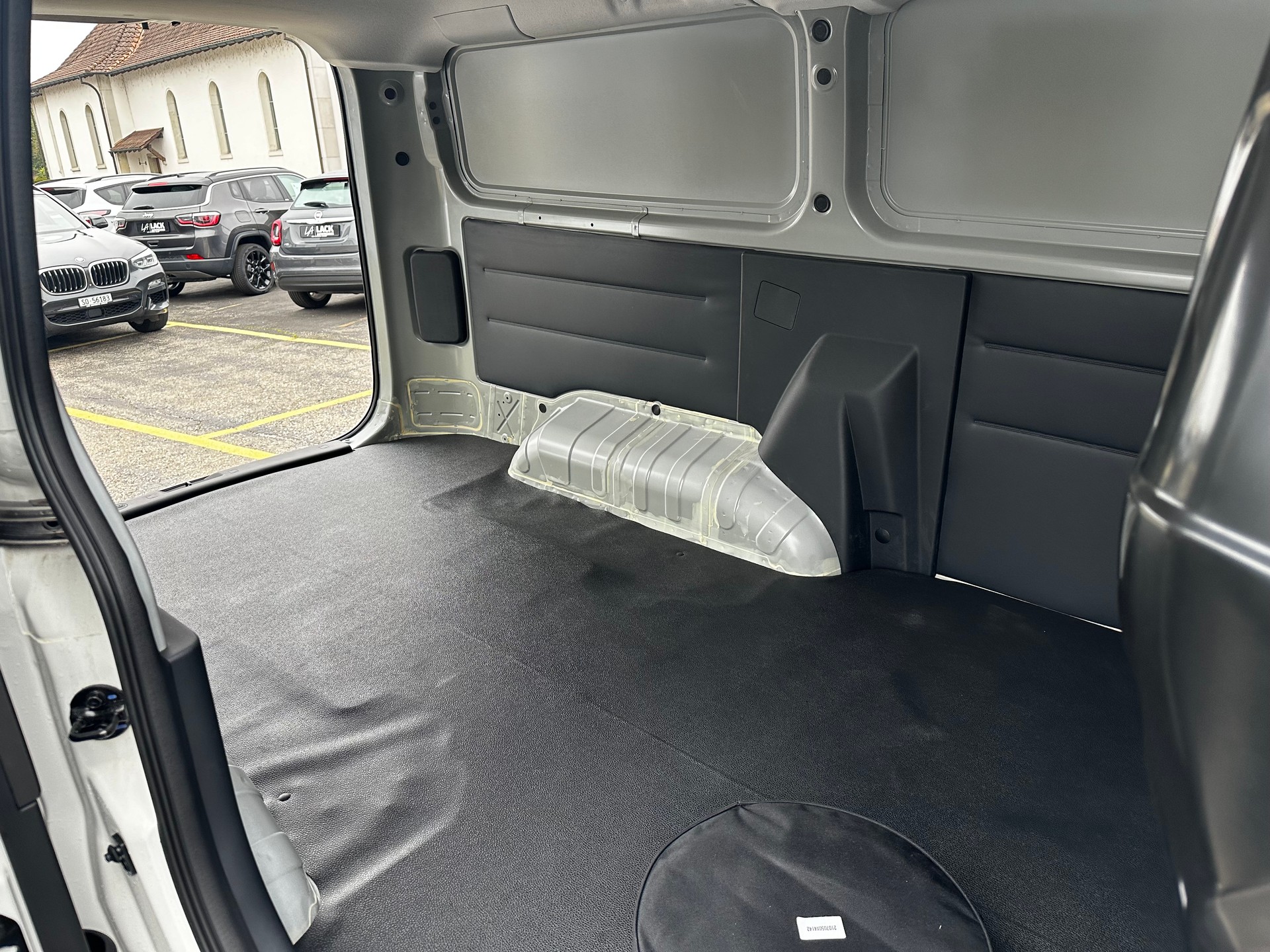 JAC M3ev-image-13