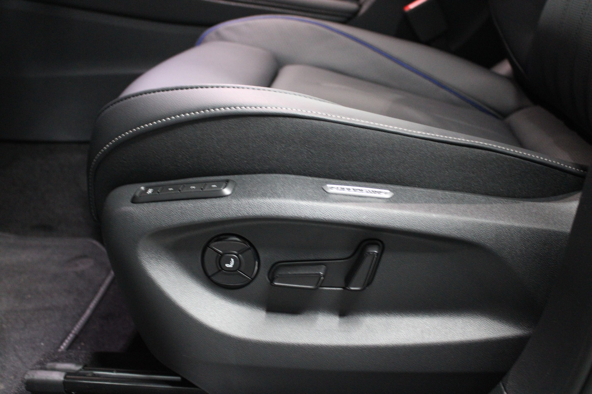 VW Tiguan 2.0TDI R-Line 4M-image-11