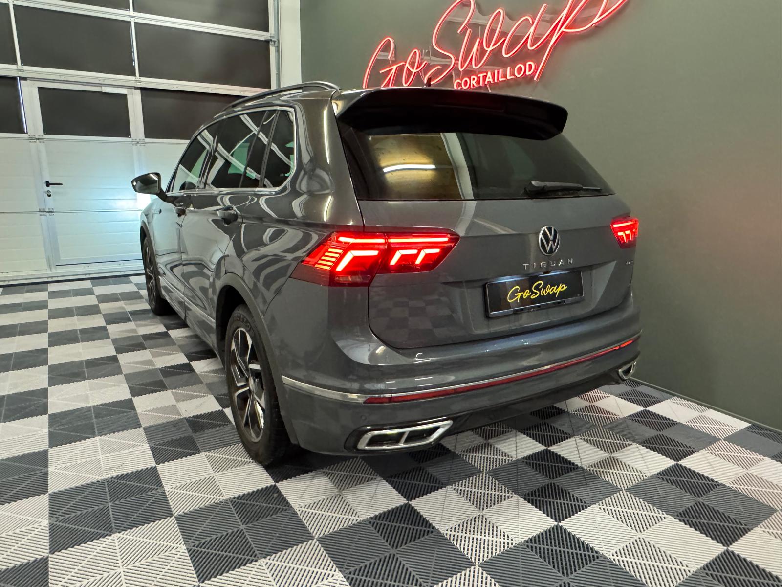 VW Tiguan 2.0TSI R-Line 4Motion DSG-image-3