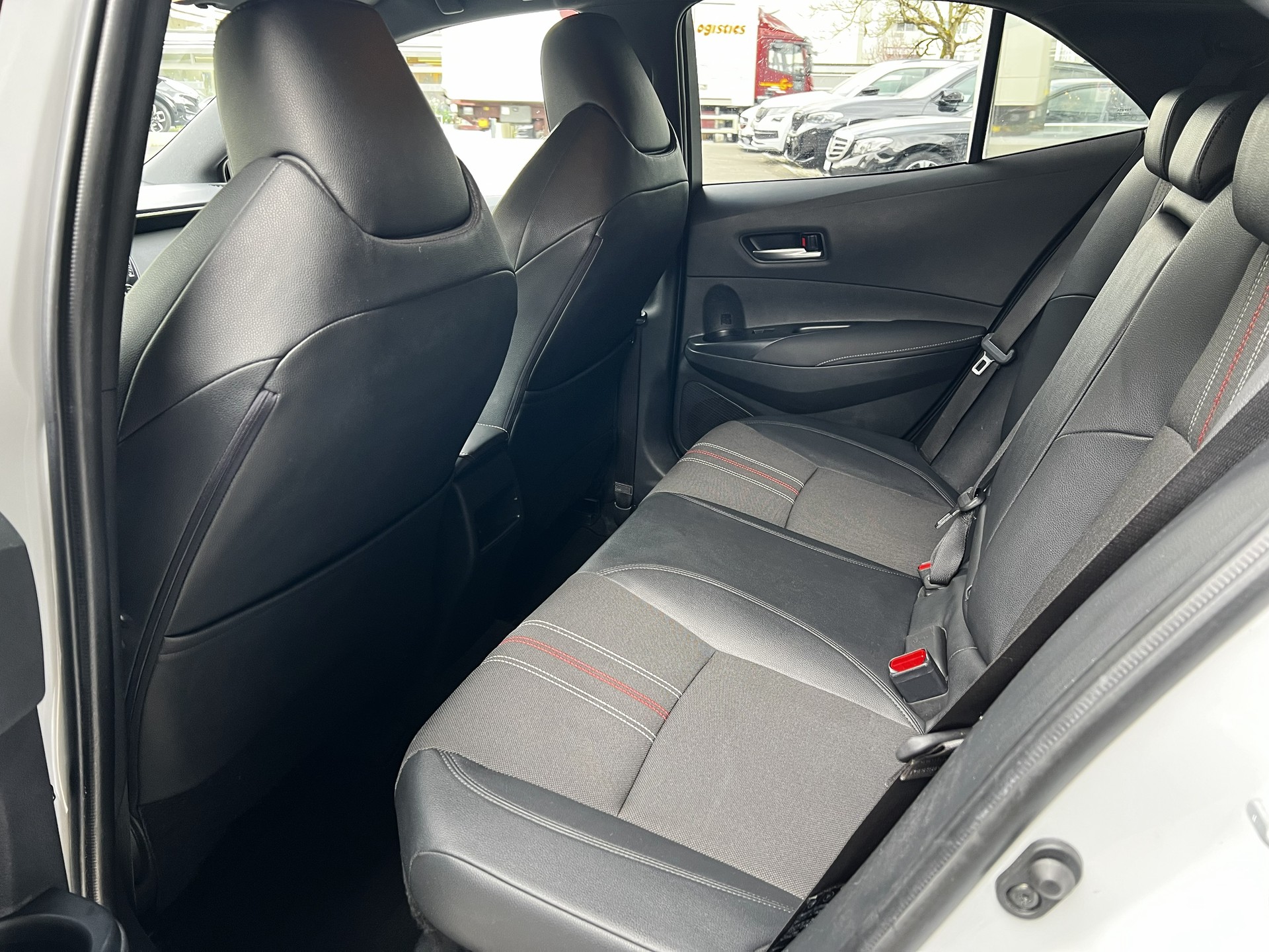 TOYOTA Corolla 2.0 HSD GR-S e-CVT-image-4